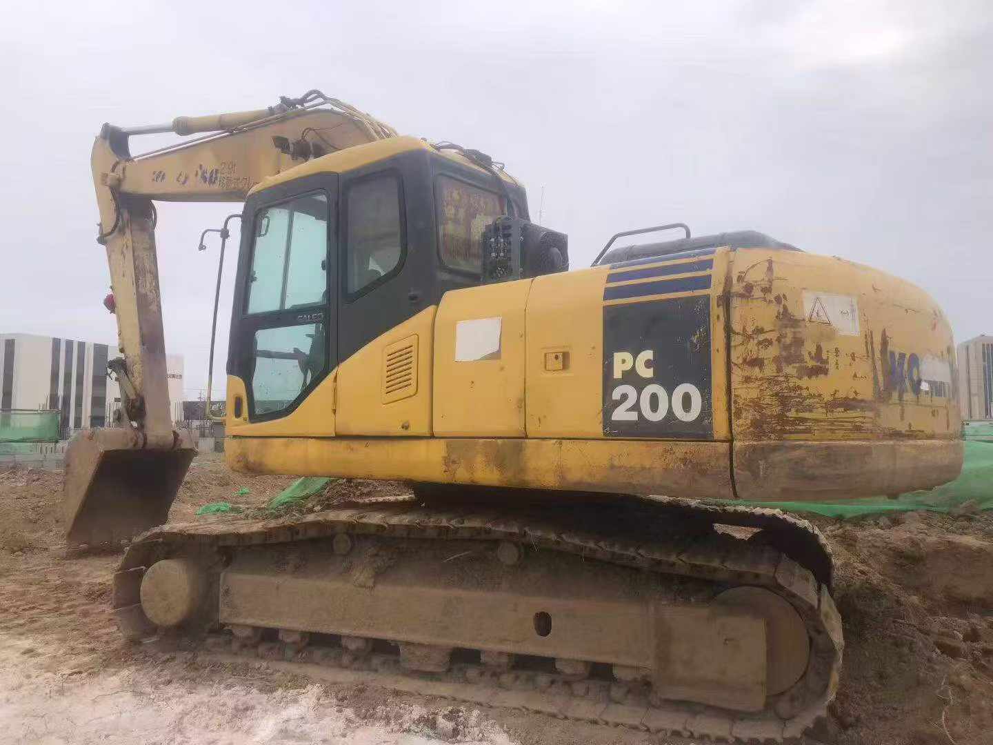 Buy Komatsu PC200-7 Used Excavator / 2