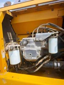 Buy Komatsu PC220 Used Excavator / 2 Buy Komatsu PC220 Used Excavator / 2