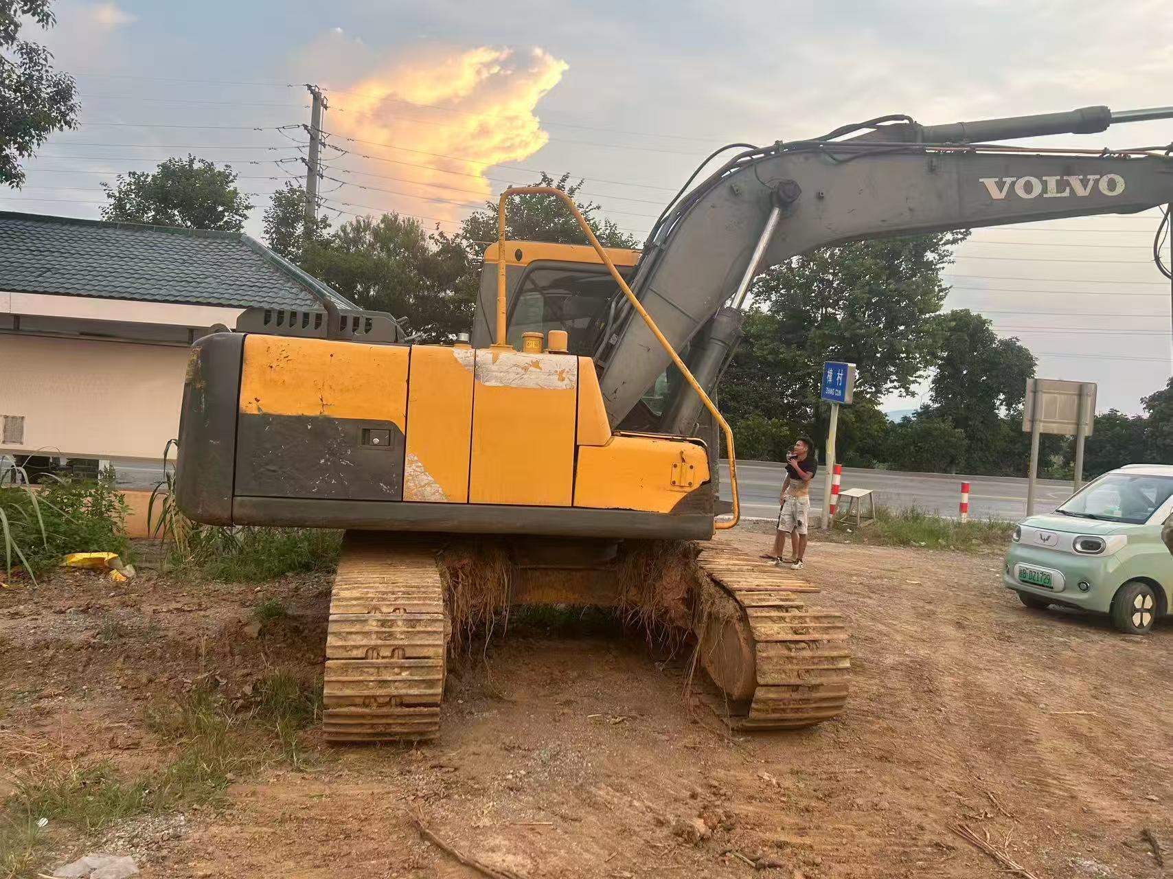 Buy Volvo L120E Used Excavator / 2