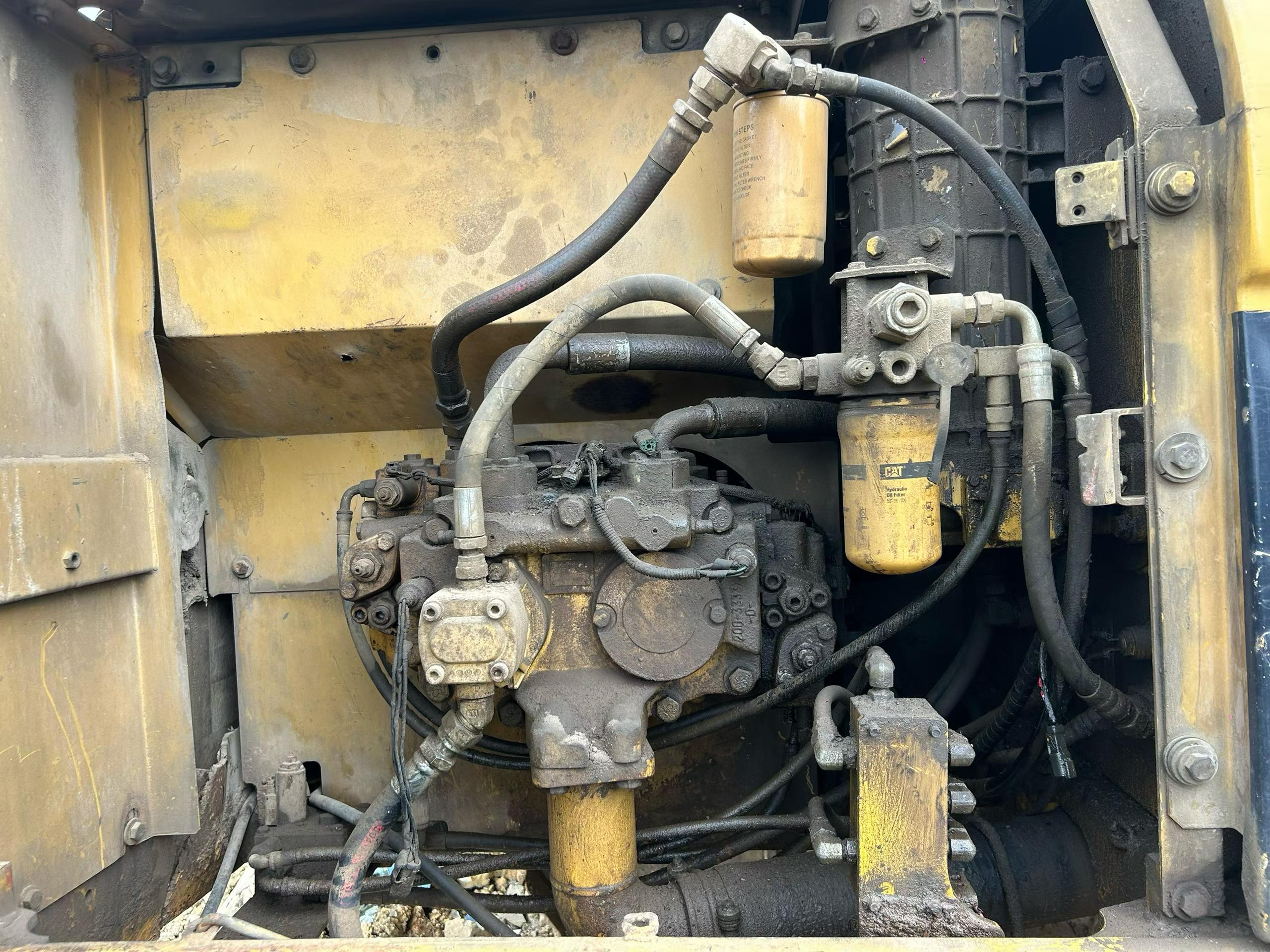 Buy Caterpillar 320D Used Excavator / 5