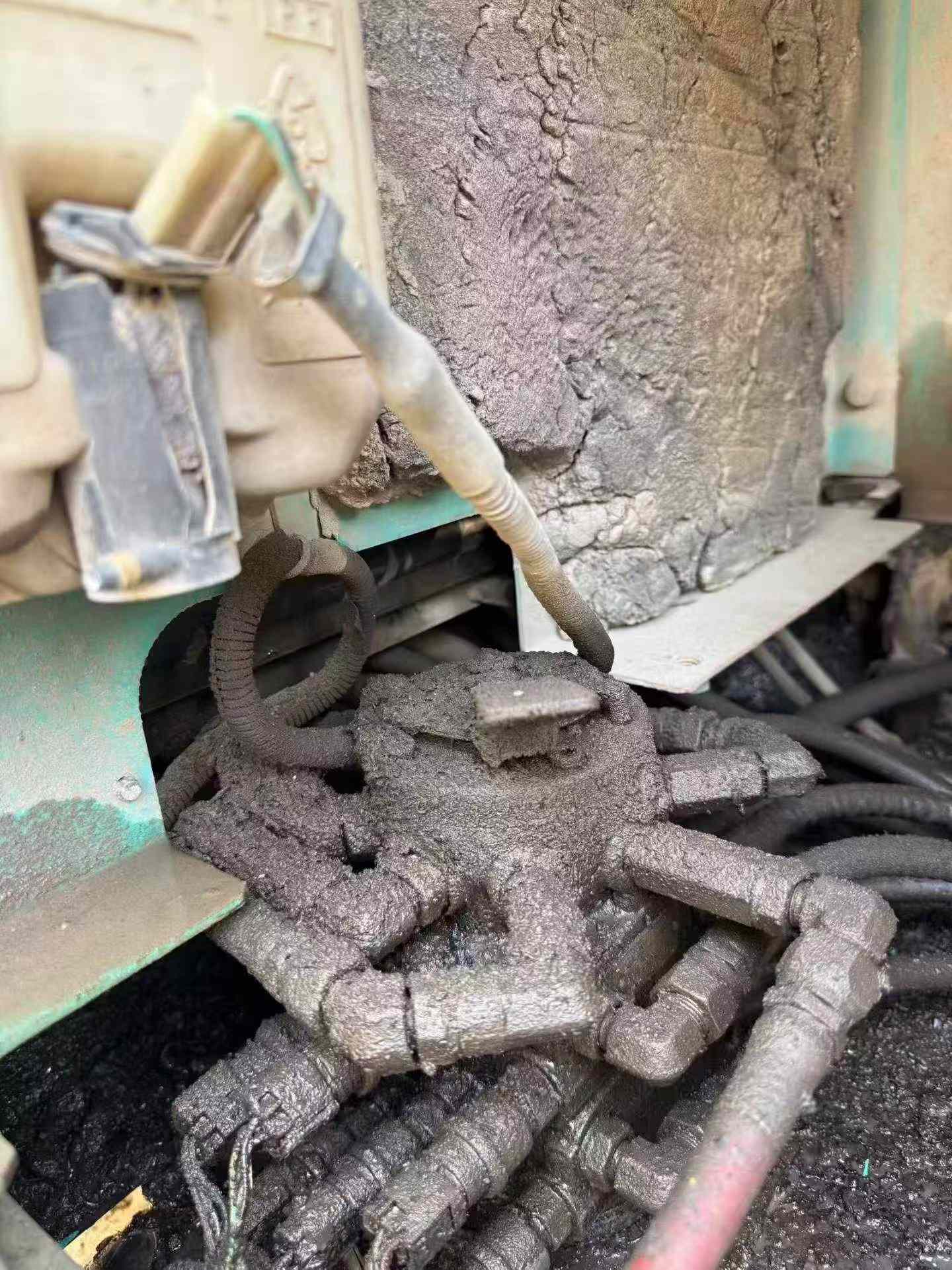 Buy Kobelco SK200-2 Used Excavator / 2