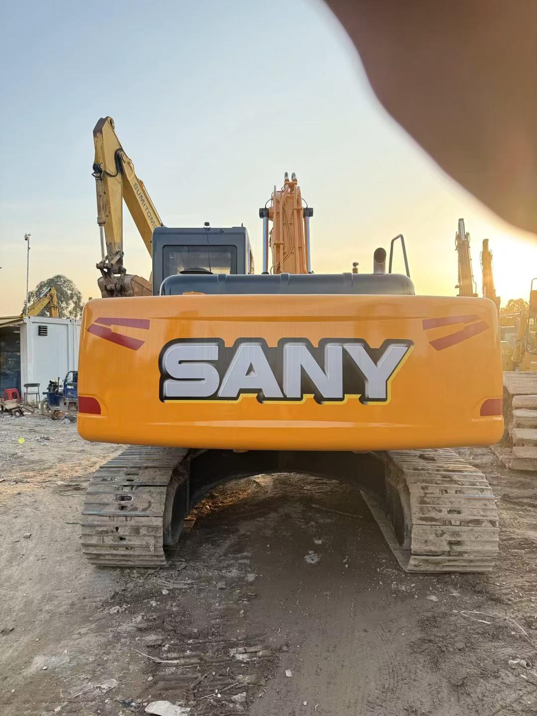 Buy Sany SY215C-8 Used Excavator / 9 Buy Sany SY215C-8 Used Excavator / 9