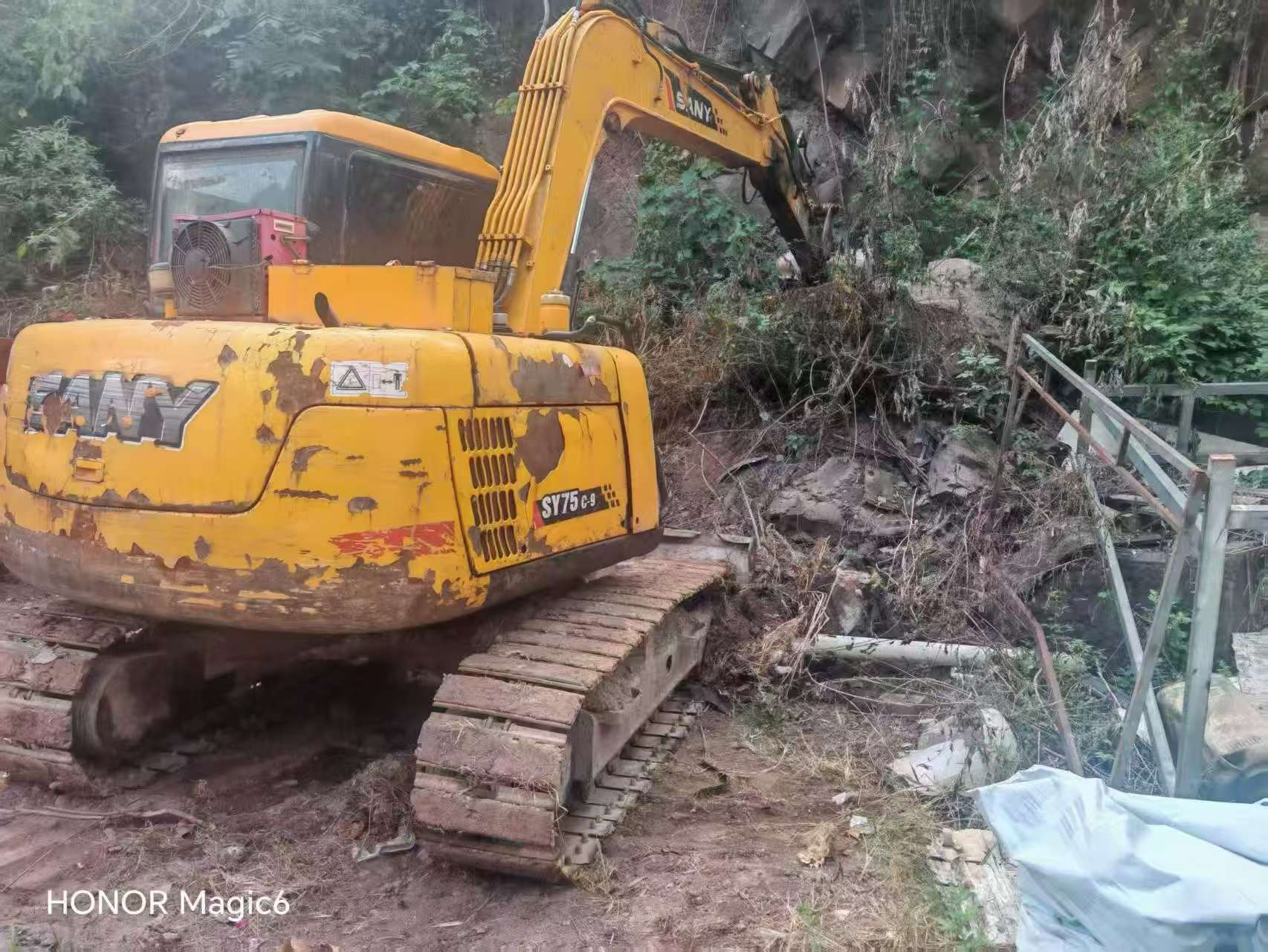 Buy Sany SY75 Used Excavator / 2