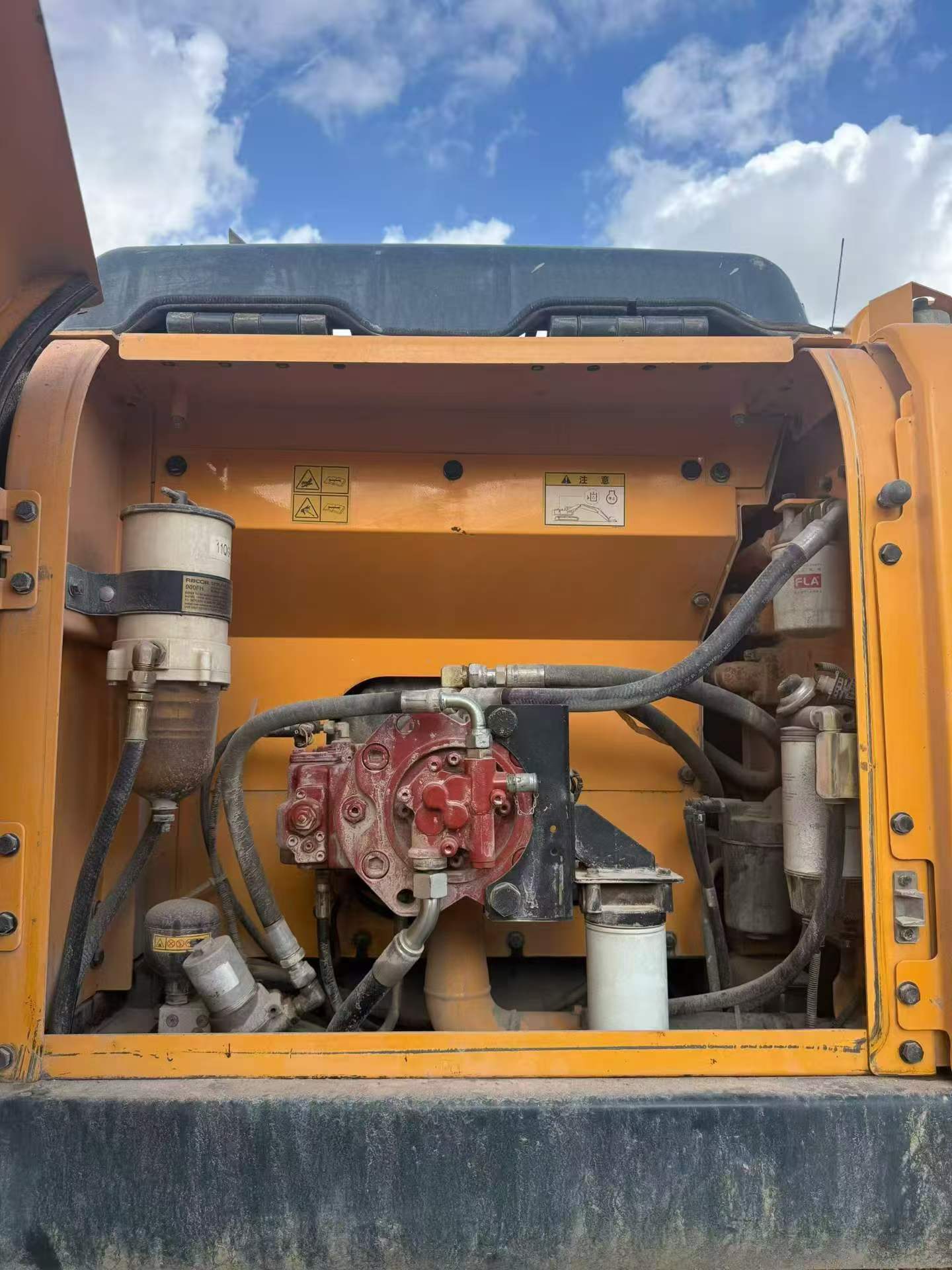 Buy Hyundai R215VS Used Excavator / 2