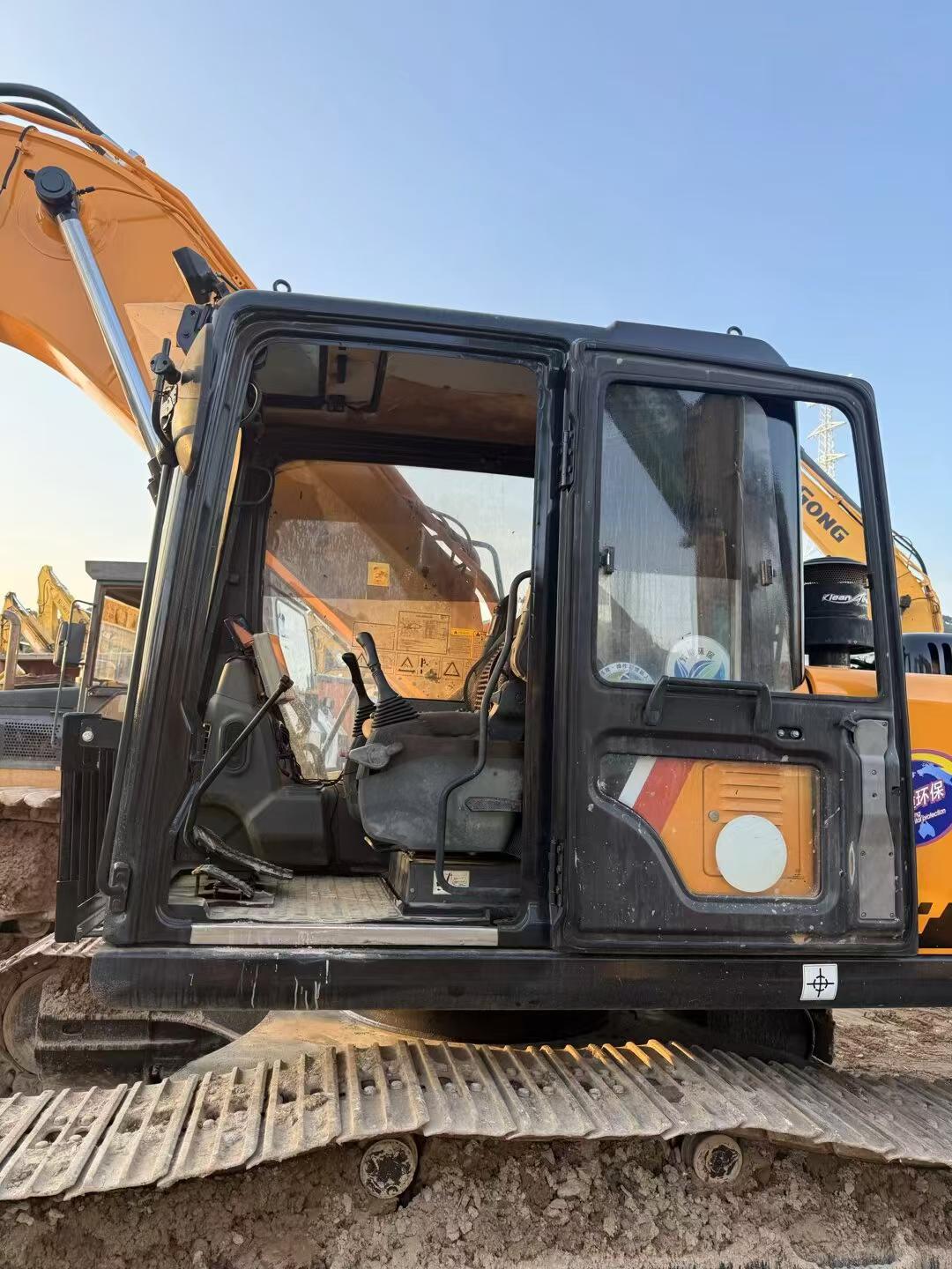 Buy Sany SY215C-8 Used Excavator / 4 Buy Sany SY215C-8 Used Excavator / 4