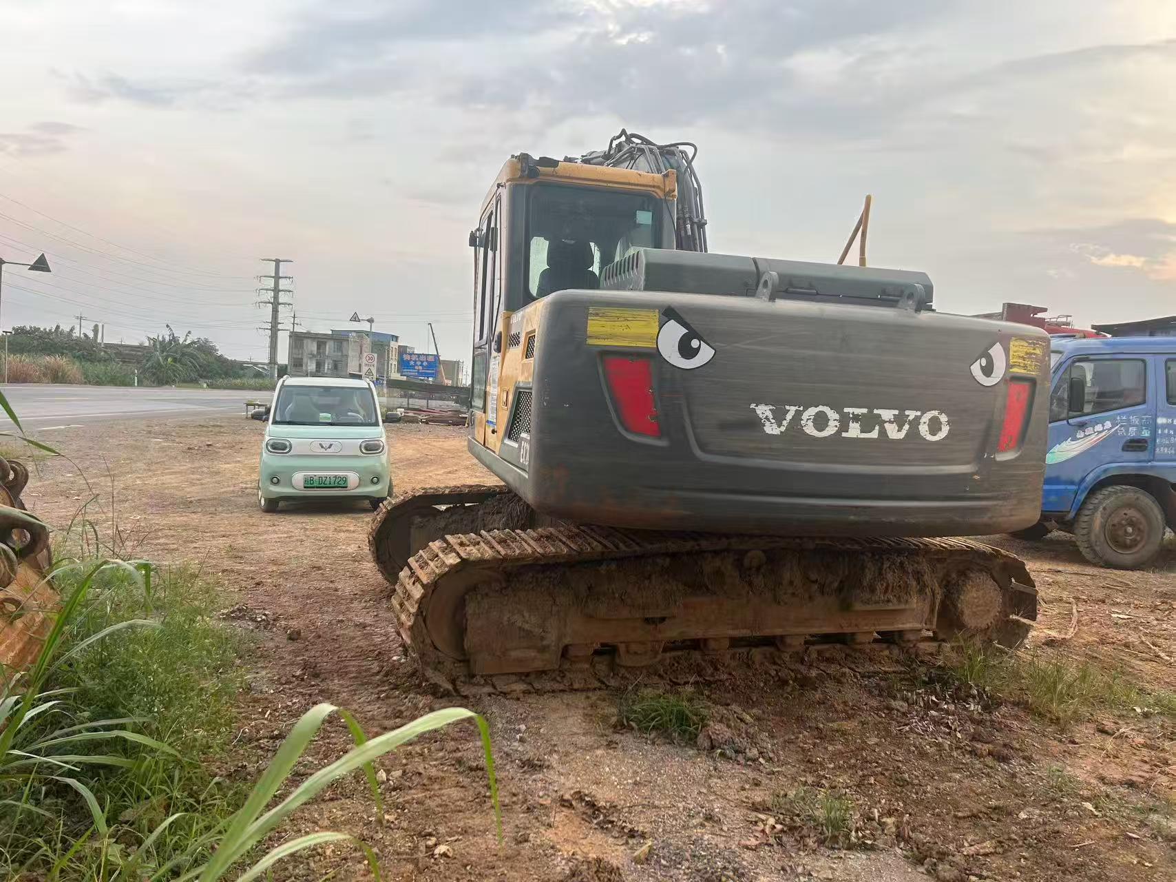Buy Volvo L120E Used Excavator / 3