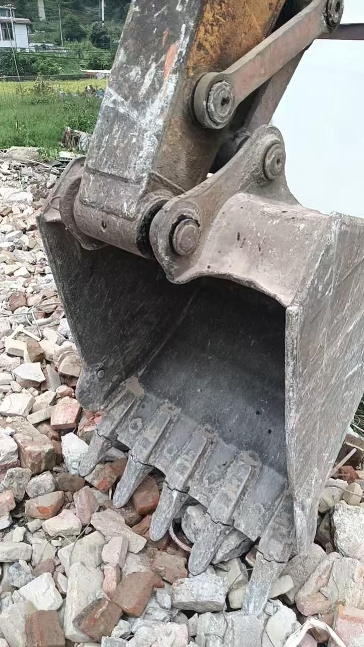 Buy XCMG XE150 Used Excavator / 7 Buy XCMG XE150 Used Excavator / 7