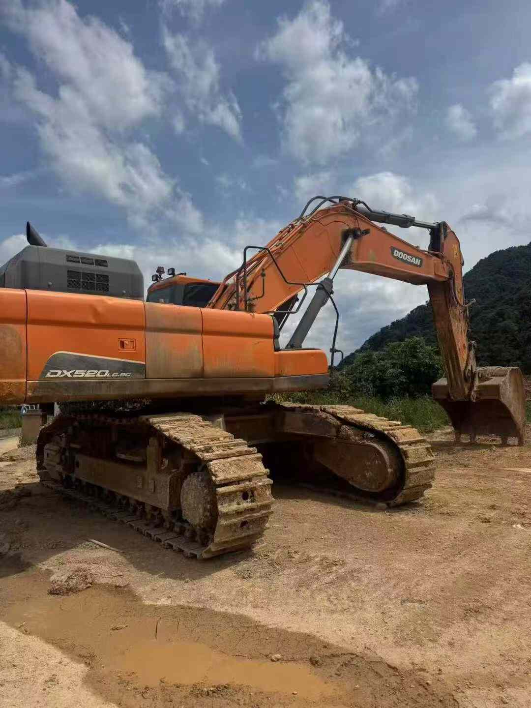 Buy Doosan DX520LC Used Excavator / 8