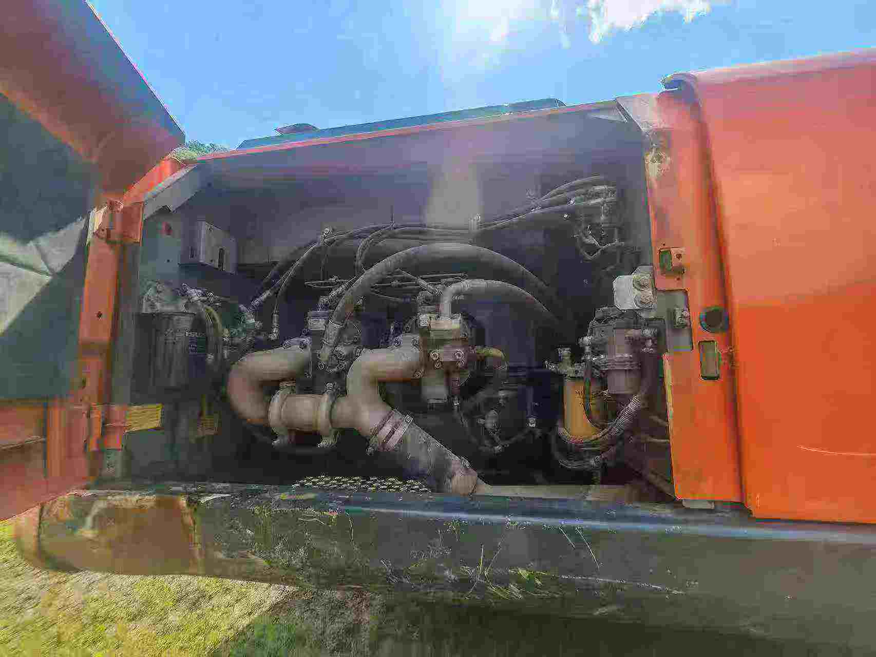 Buy Hitachi ZX330-5A Used Excavator / 3 Buy Hitachi ZX330-5A Used Excavator / 3