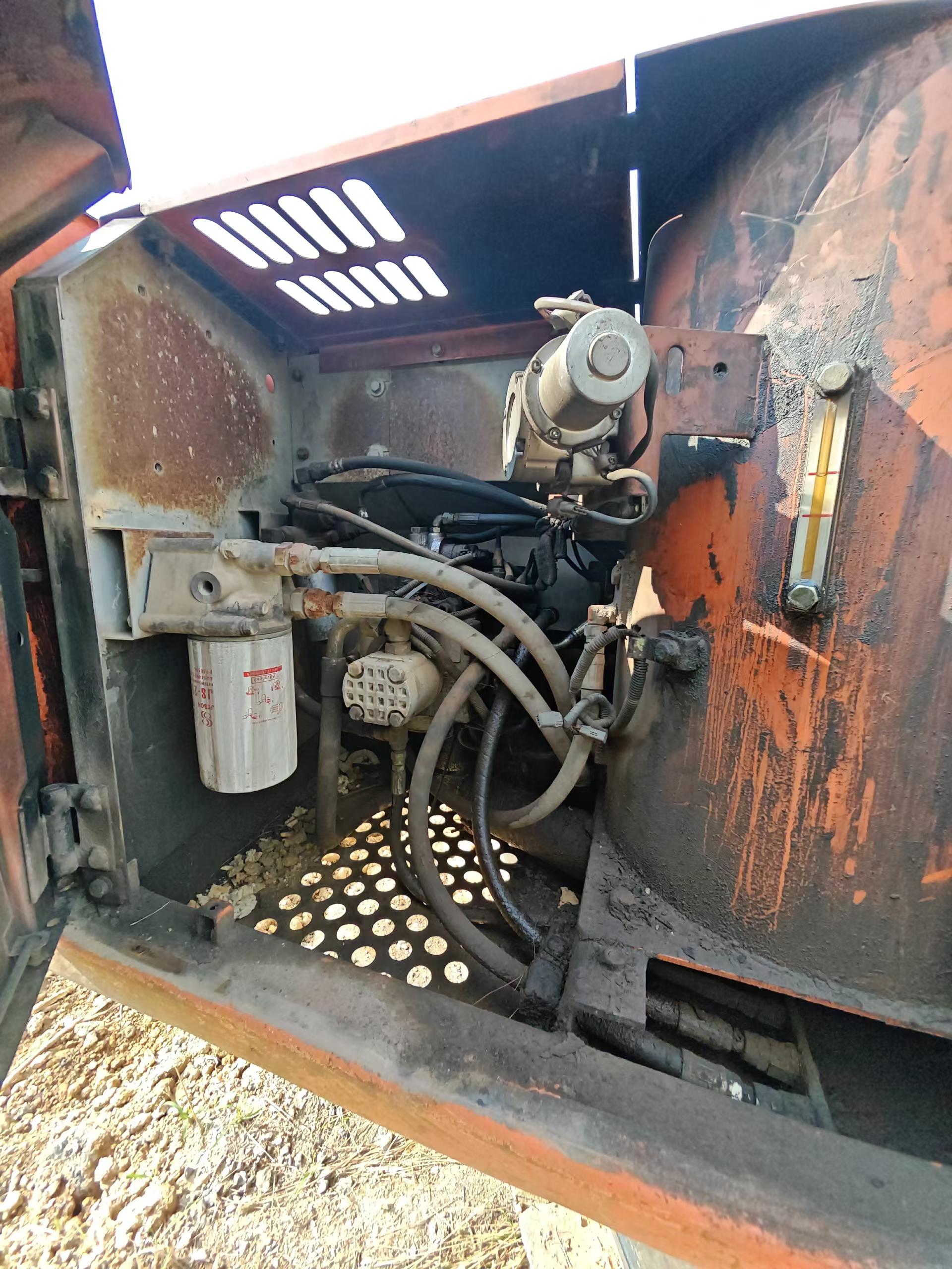 Buy Hitachi EX130H-5 Used Excavator / 7 Buy Hitachi EX130H-5 Used Excavator / 7