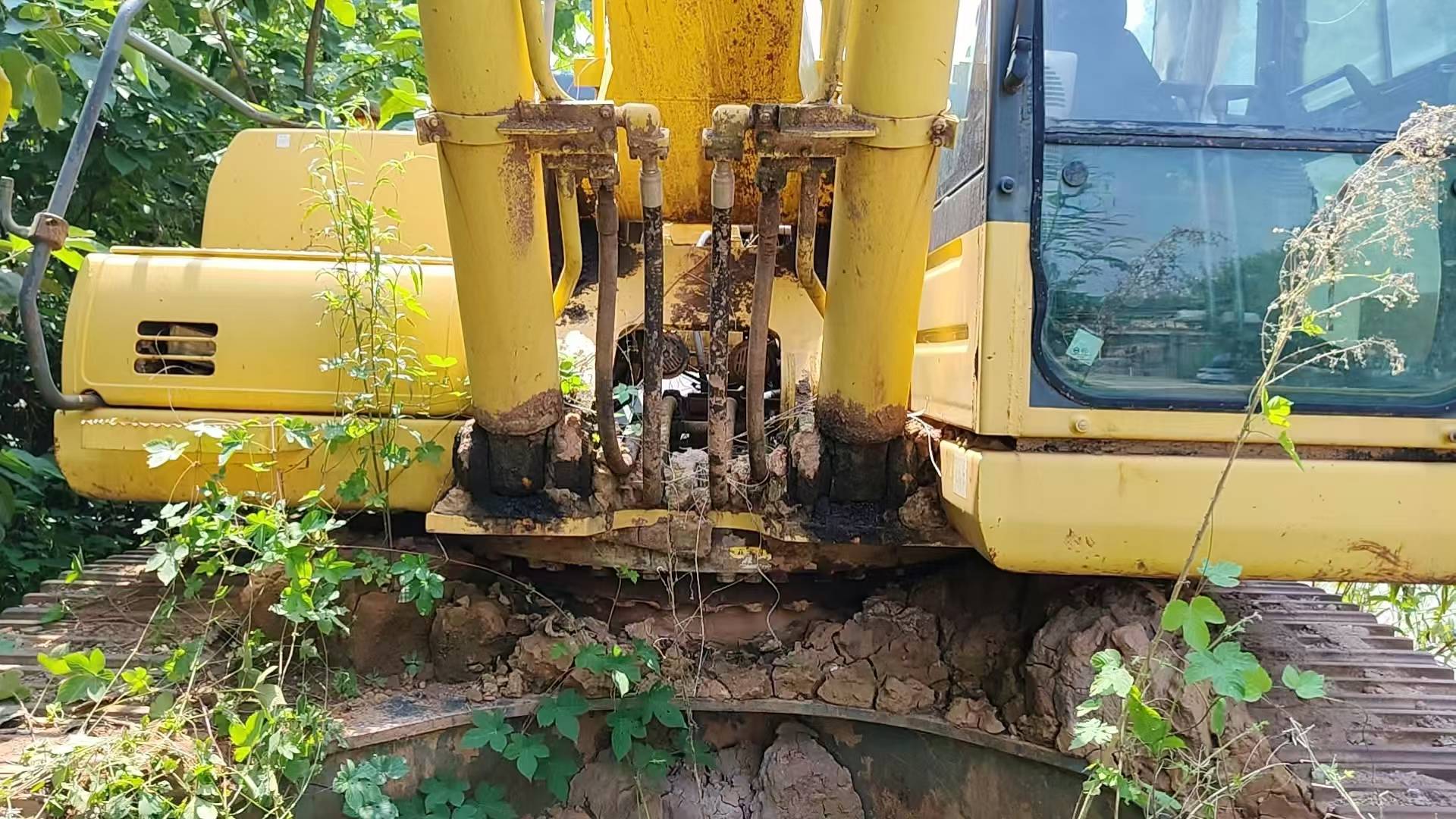 Buy Komatsu PC460LC-8 Used Excavator / 6