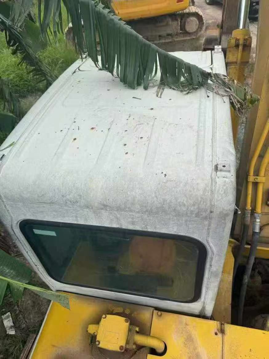 Buy Kato 820-3SP Used Excavator / 6 Buy Kato 820-3SP Used Excavator / 6