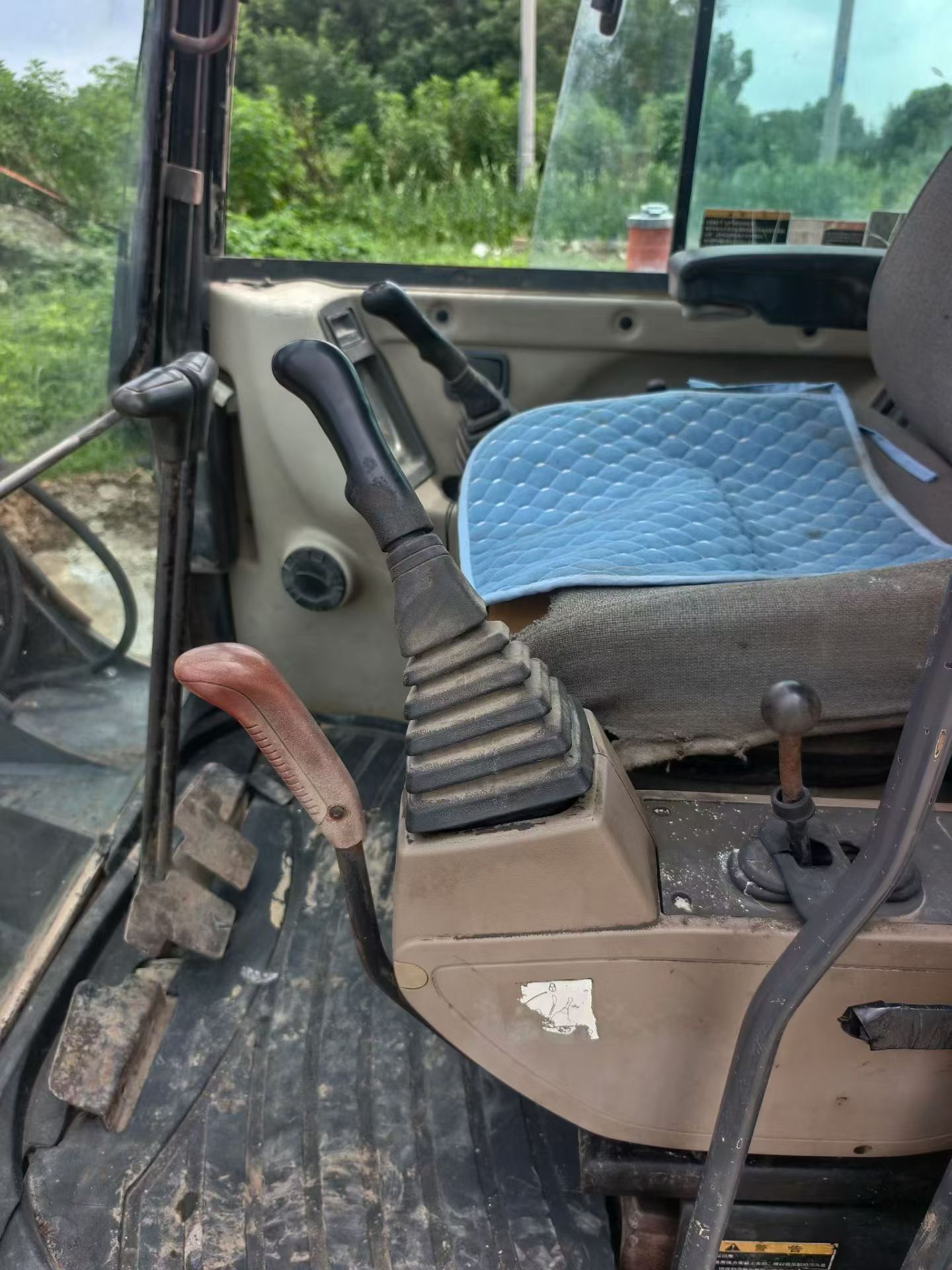 Buy Doosan DH60 Used Excavator / 4
