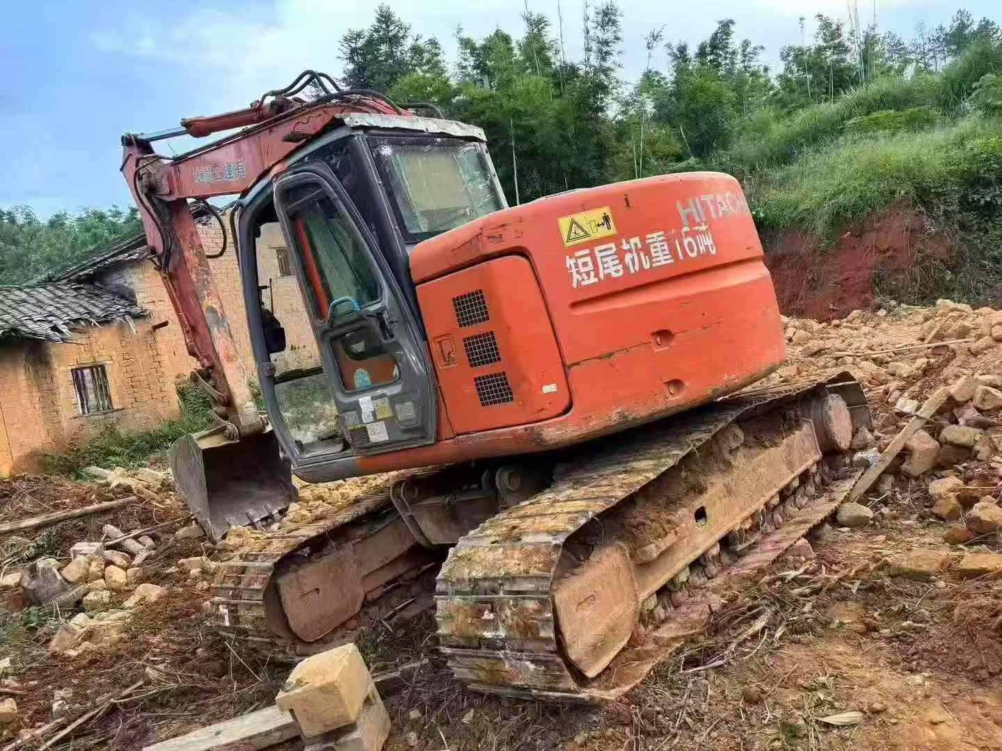 Buy Hitachi EX135UR Used Excavator / 1