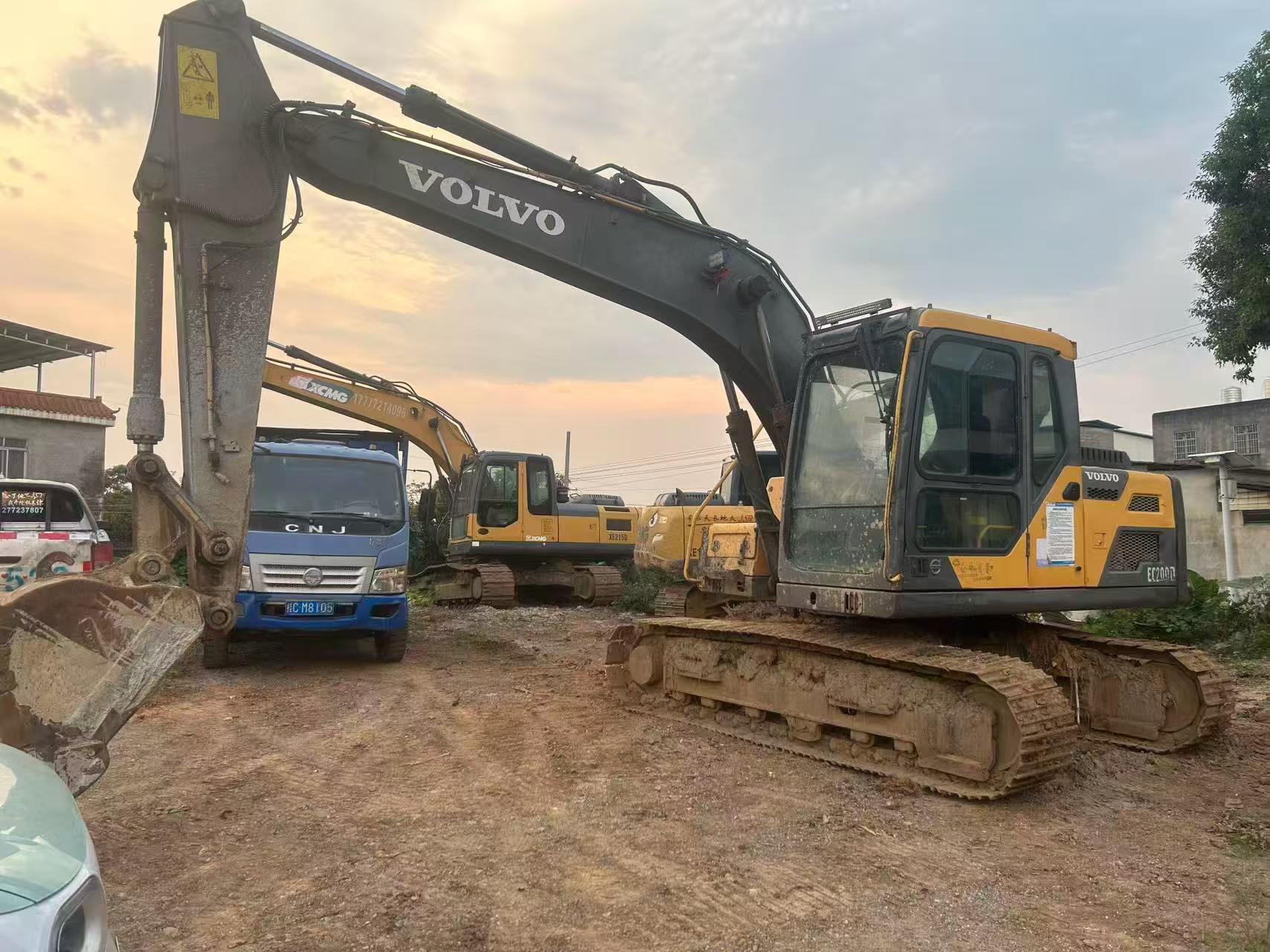 Buy Volvo L120E Used Excavator / 4