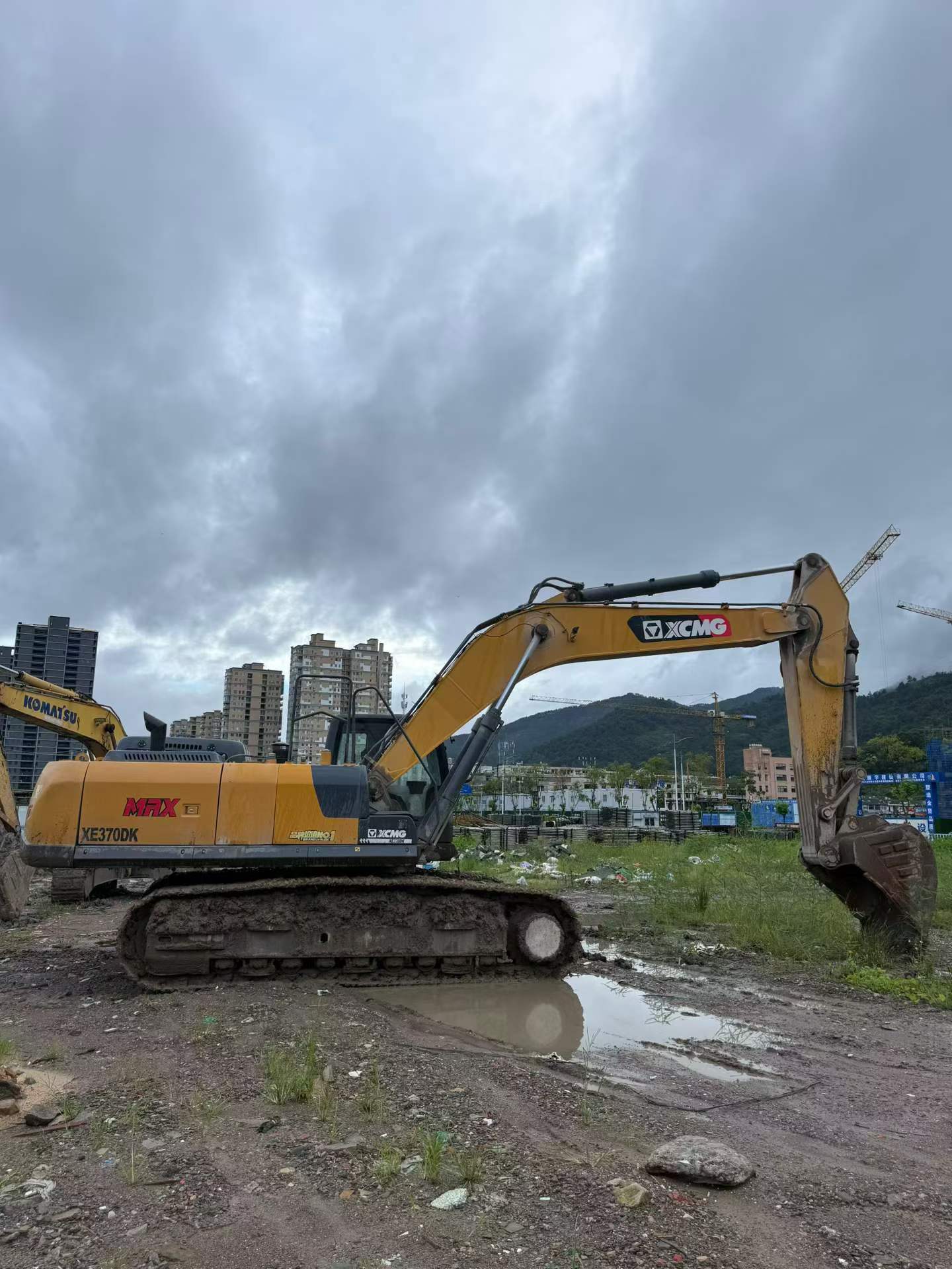 Buy XCMG XE370 Used Excavator / 1