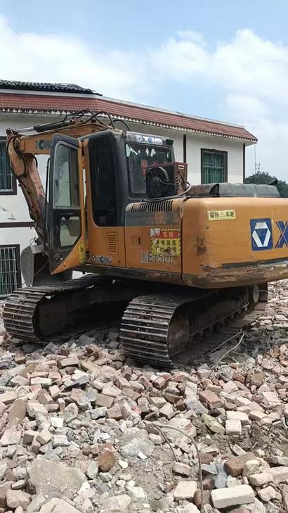 Buy XCMG XE150 Used Excavator / 1