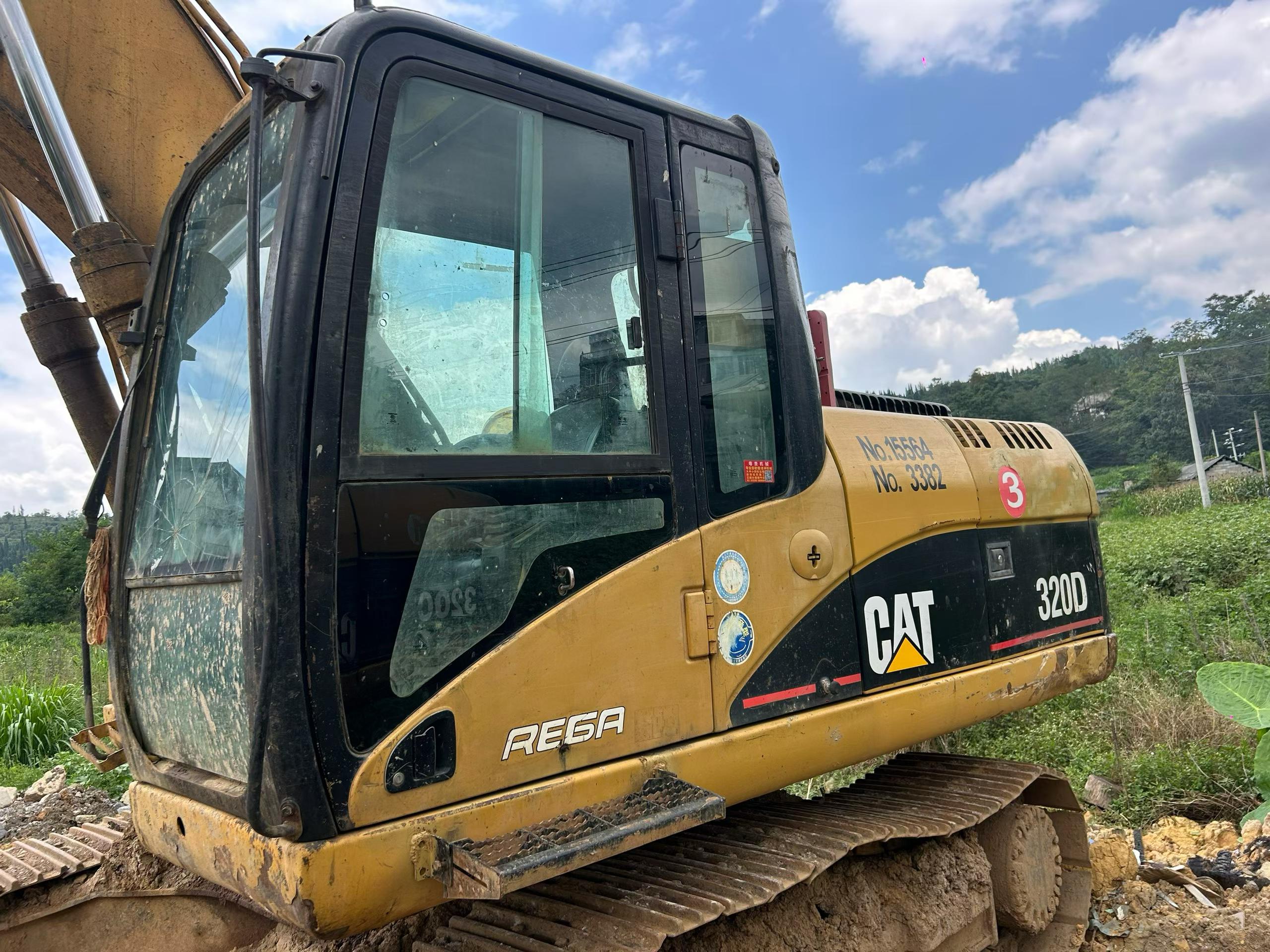Buy Caterpillar 320D Used Excavator / 8