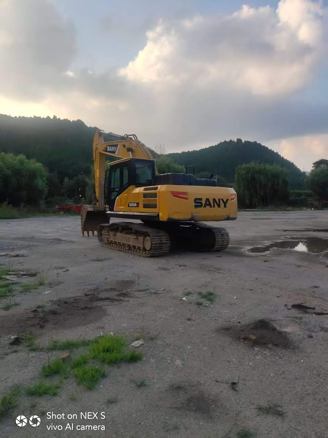 Buy Sany SY225C Used Excavator / 4 Buy Sany SY225C Used Excavator / 4