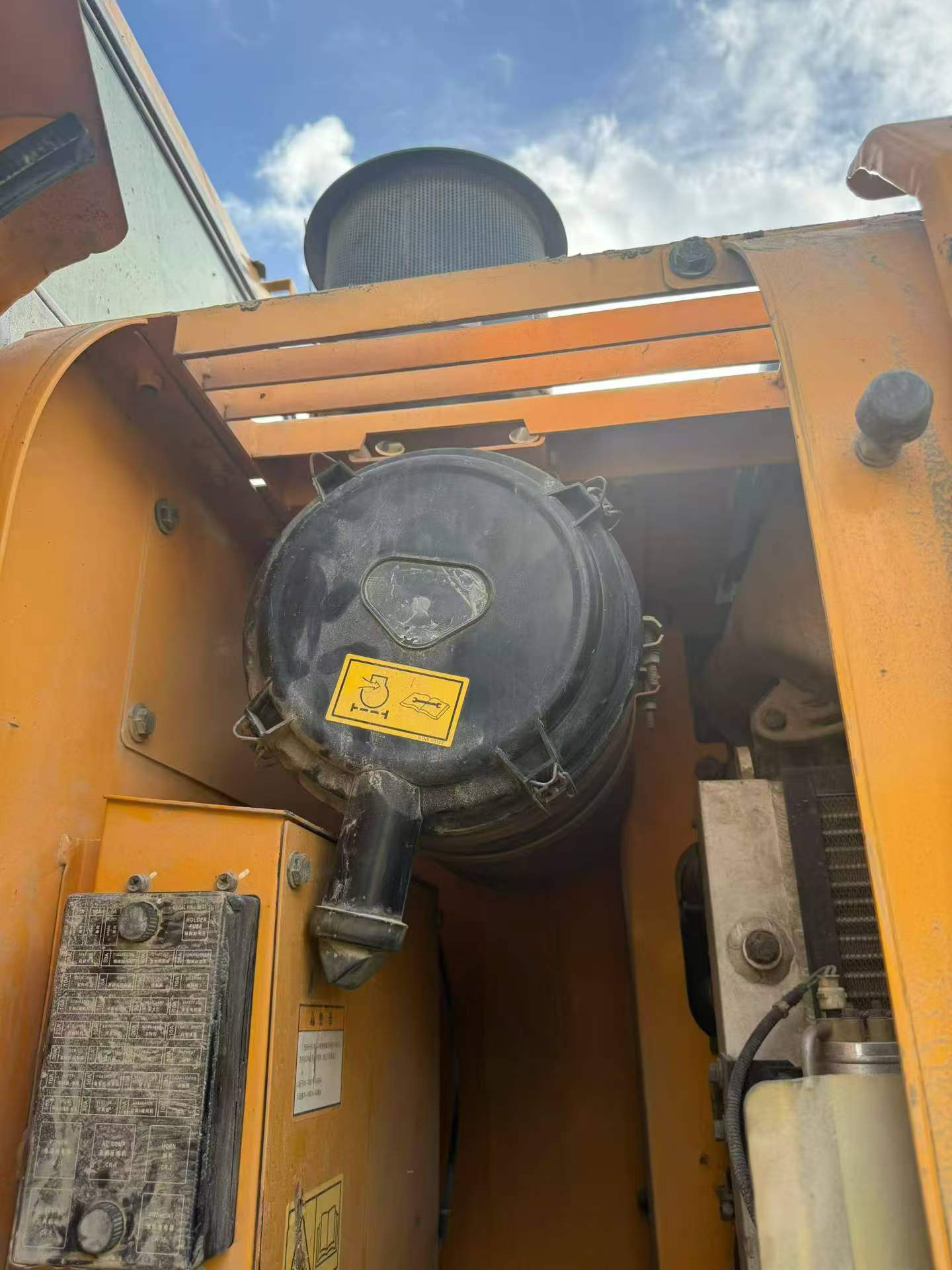 Buy Hyundai R215VS Used Excavator / 5