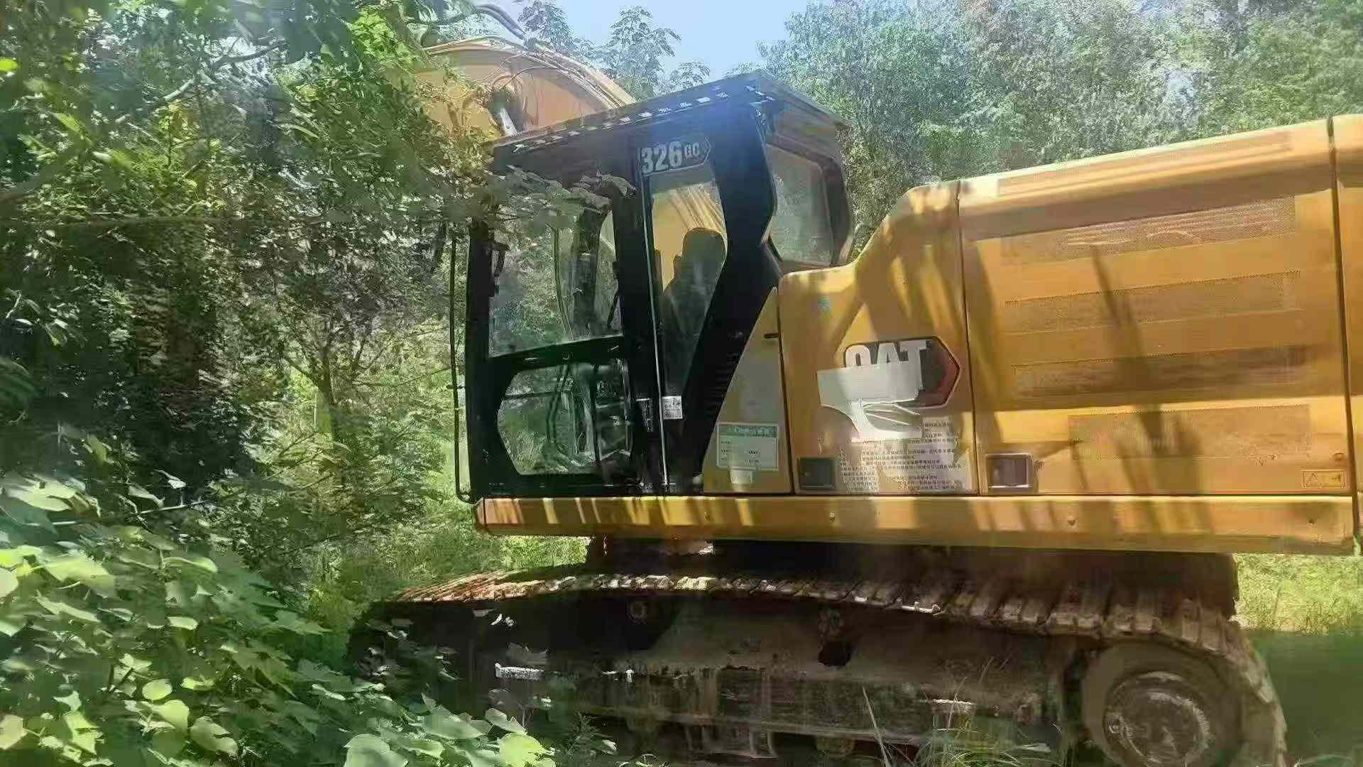 Buy Caterpillar 326DL Used Excavator / 2