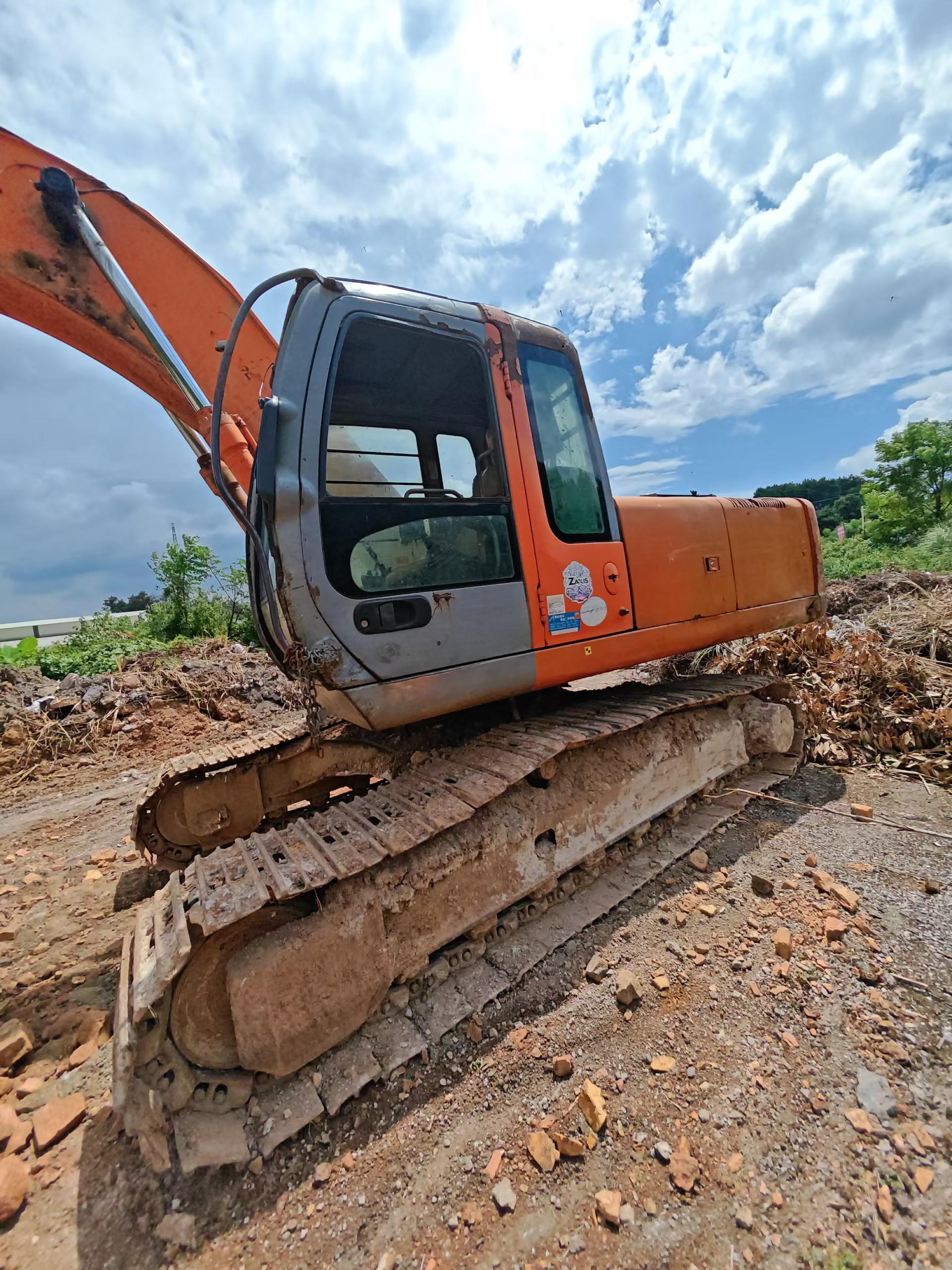 Buy Hitachi EX230-6 Used Excavator / 6