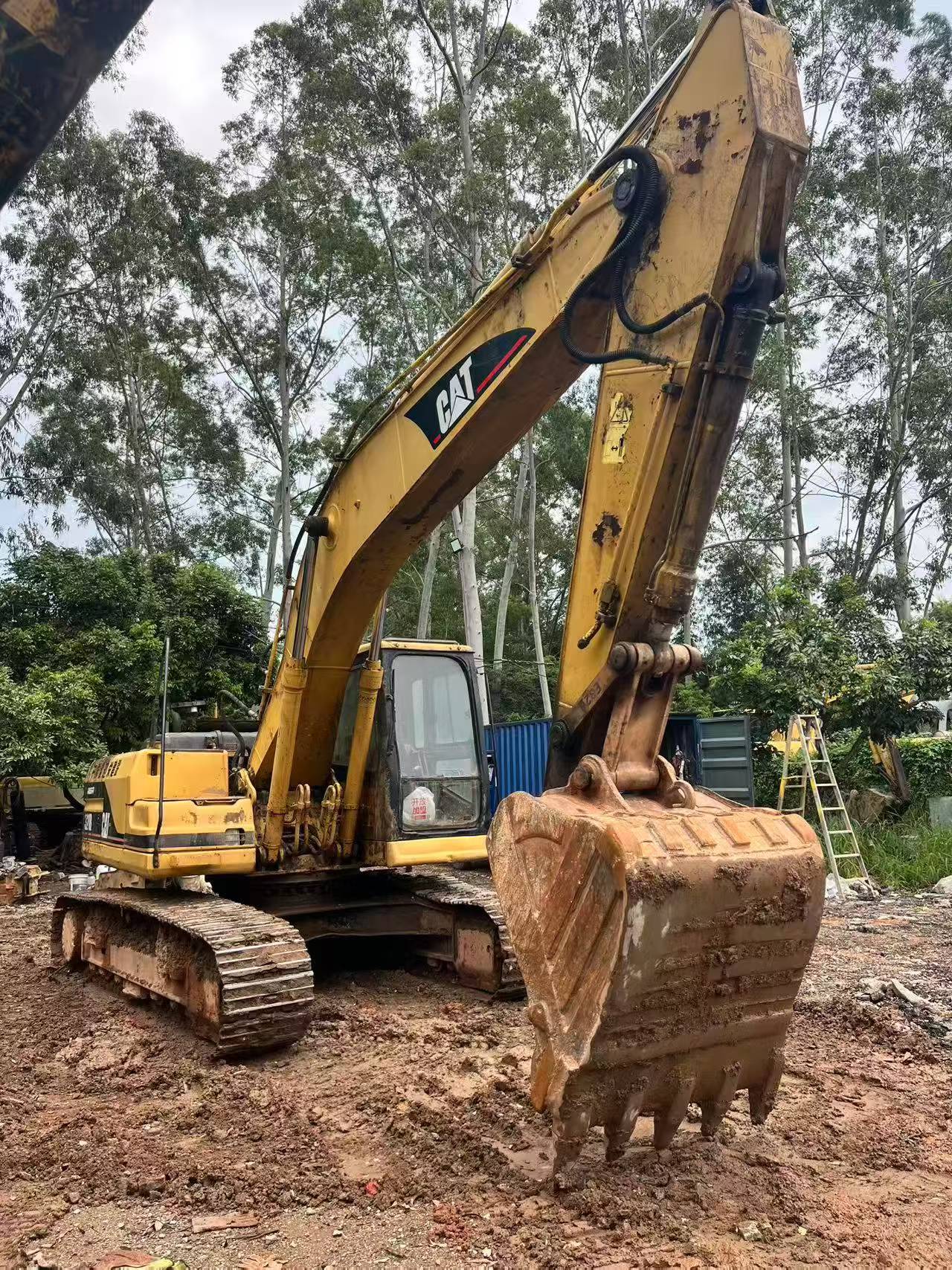 Buy Caterpillar 320B Used Excavator / 2