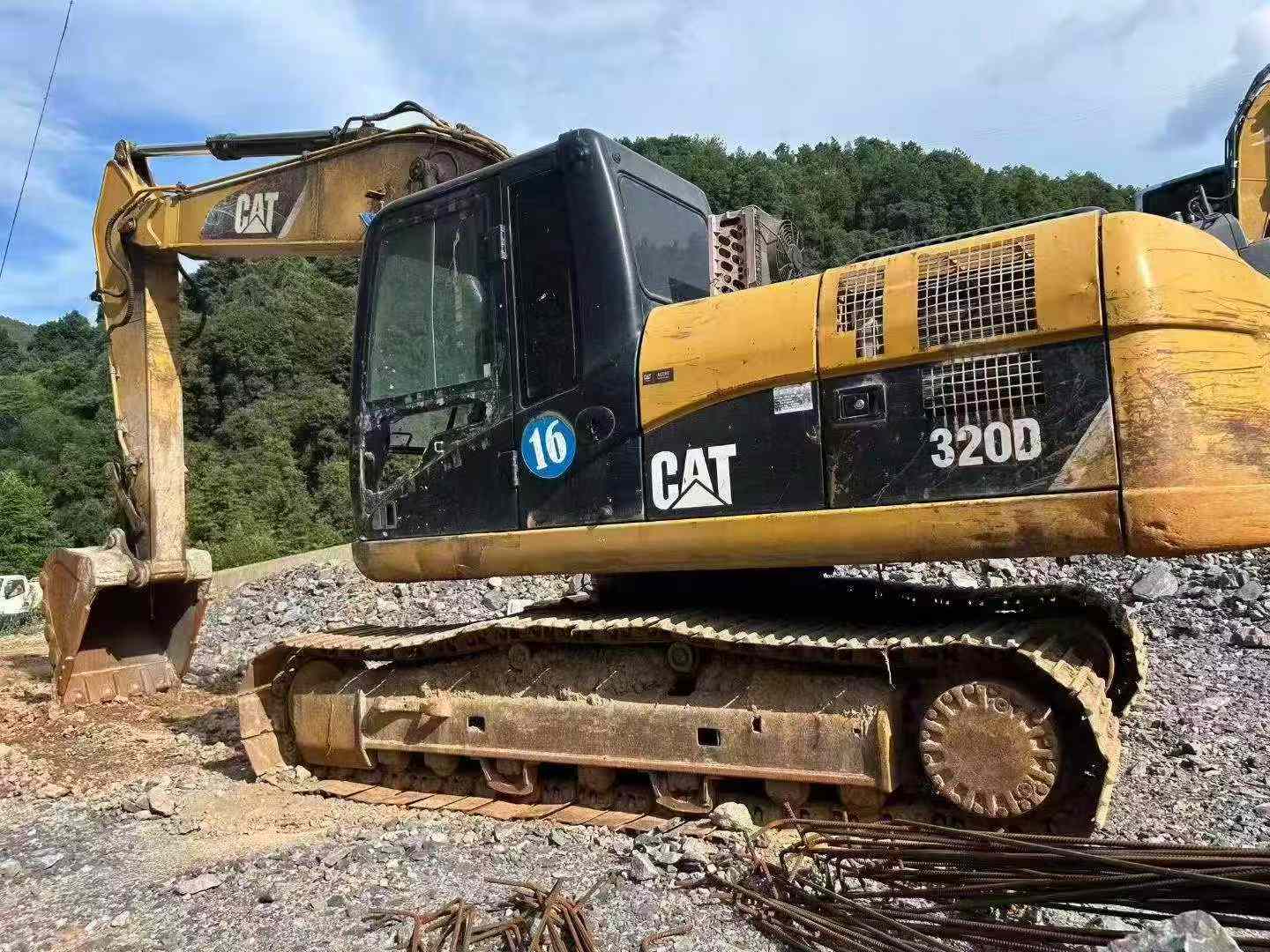 Buy Caterpillar 320D Used Excavator / 2