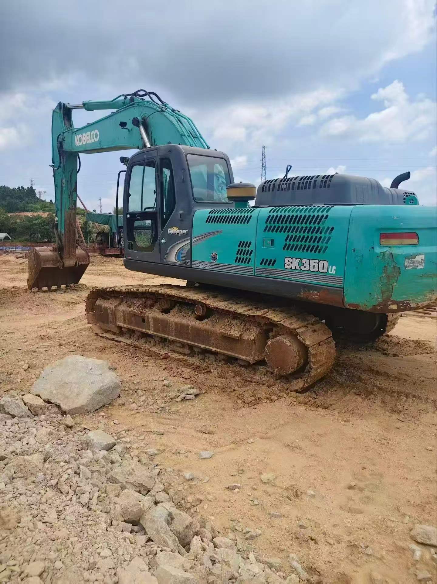 Buy Kobelco SK330-8 Used Excavator / 3 Buy Kobelco SK330-8 Used Excavator / 3