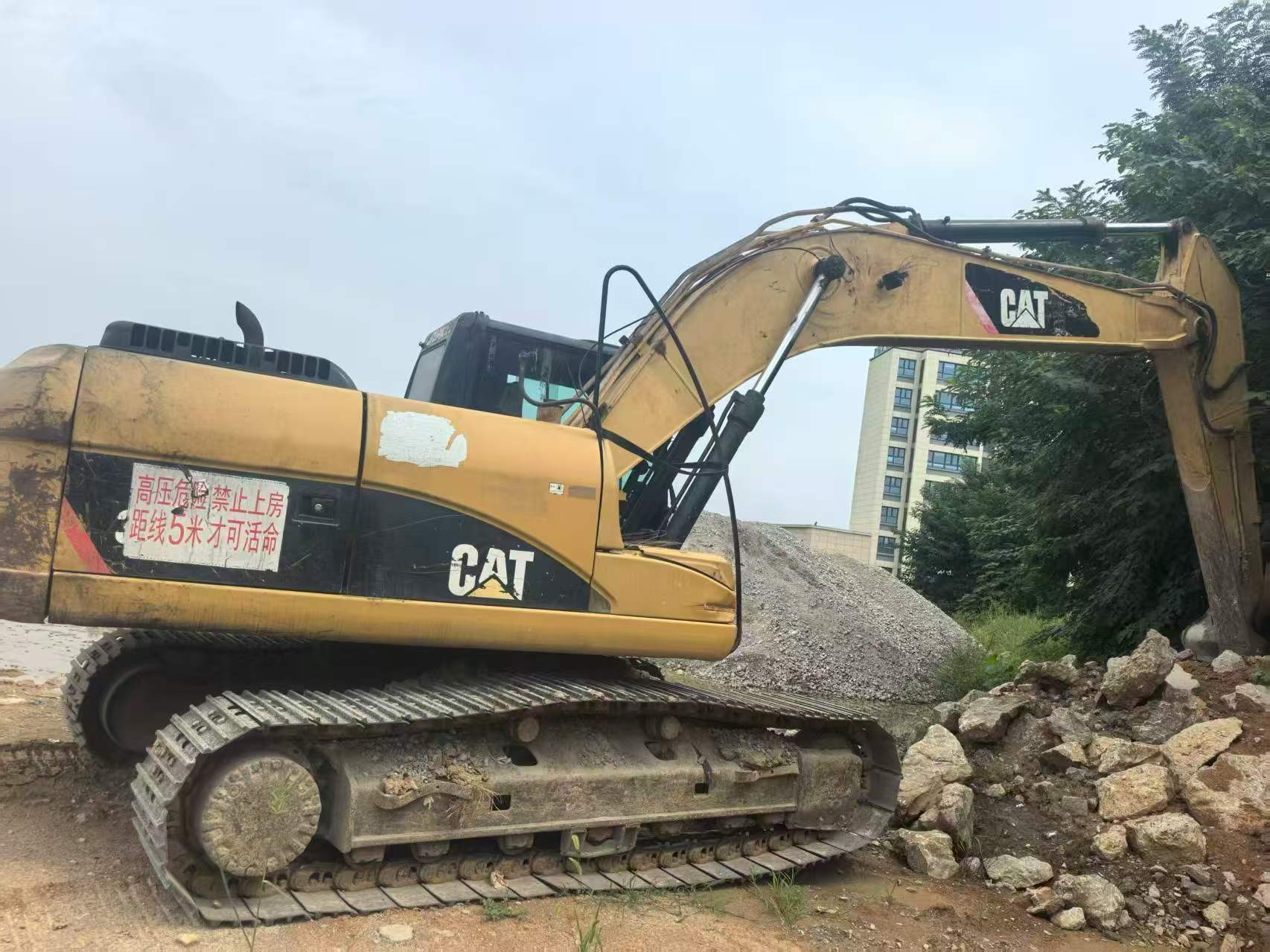 Buy Caterpillar 320D Used Excavator / 2 Buy Caterpillar 320D Used Excavator / 2
