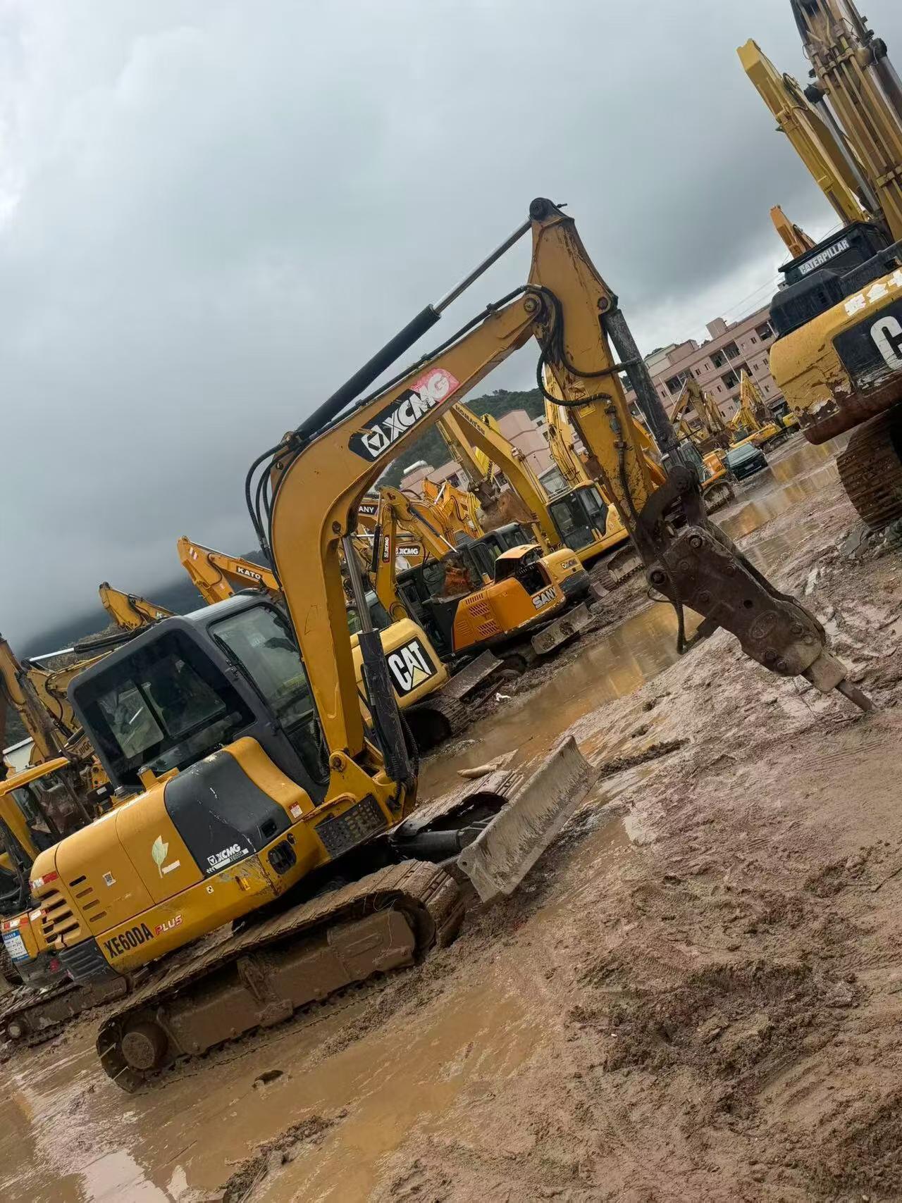 Buy Komatsu Used Excavator / 8