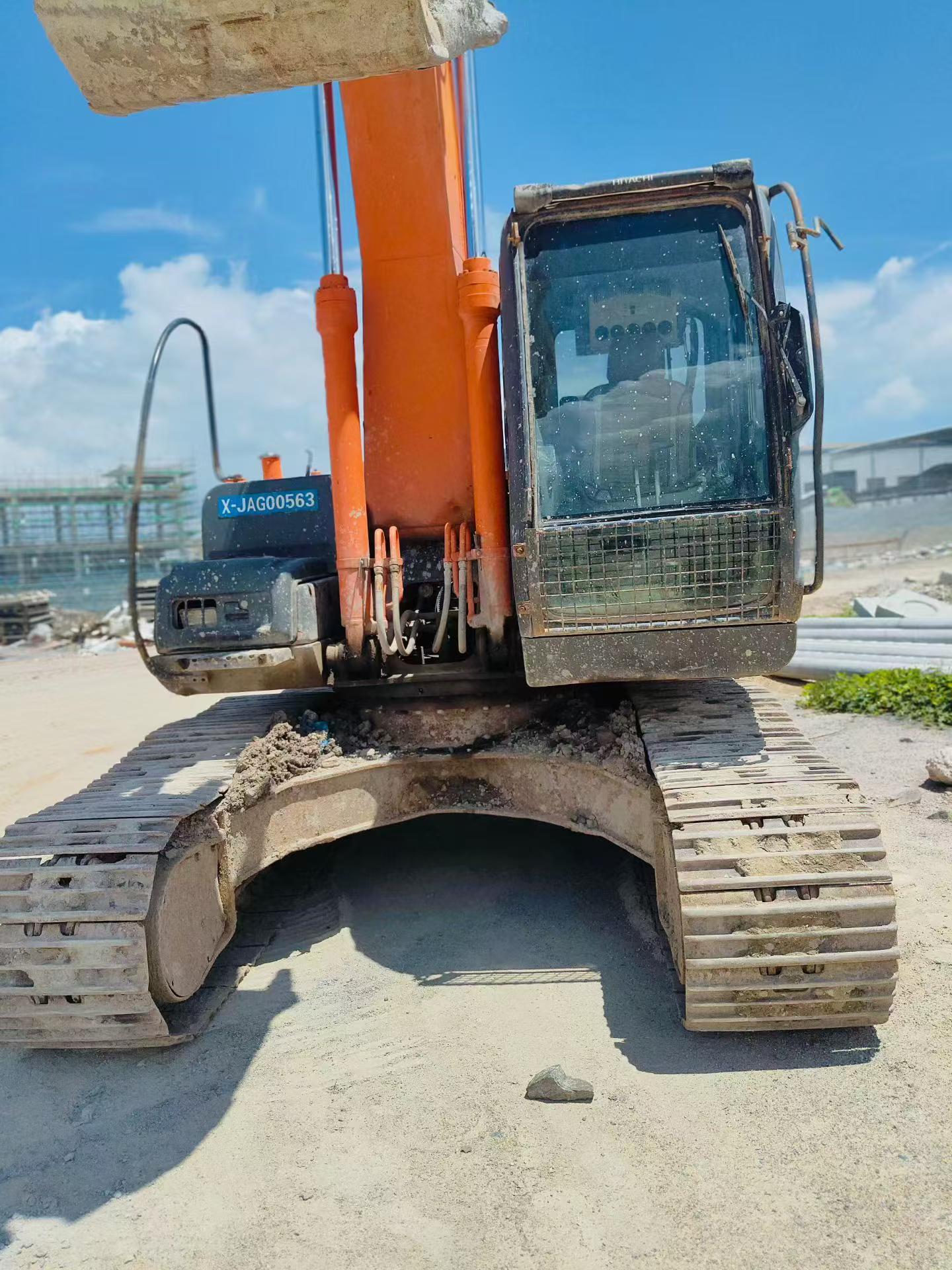Buy Hitachi EX200 Used Excavator / 5 Buy Hitachi EX200 Used Excavator / 5