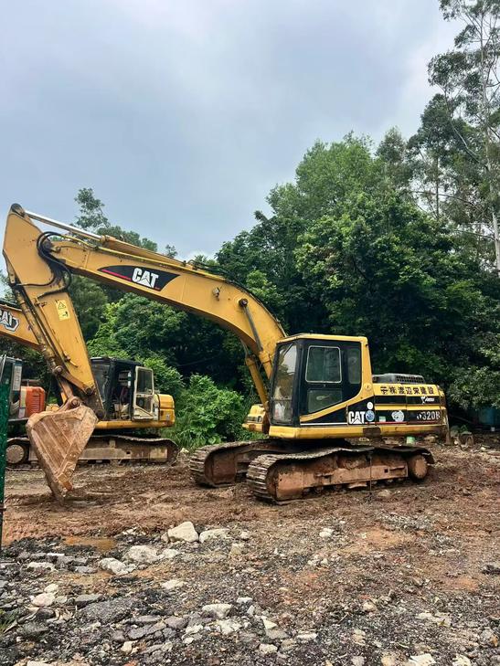 Buy Caterpillar 320B Used Excavator / 1
