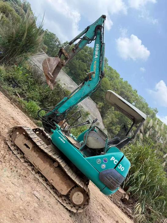 Buy Komatsu PC30-7 Used Excavator / 1