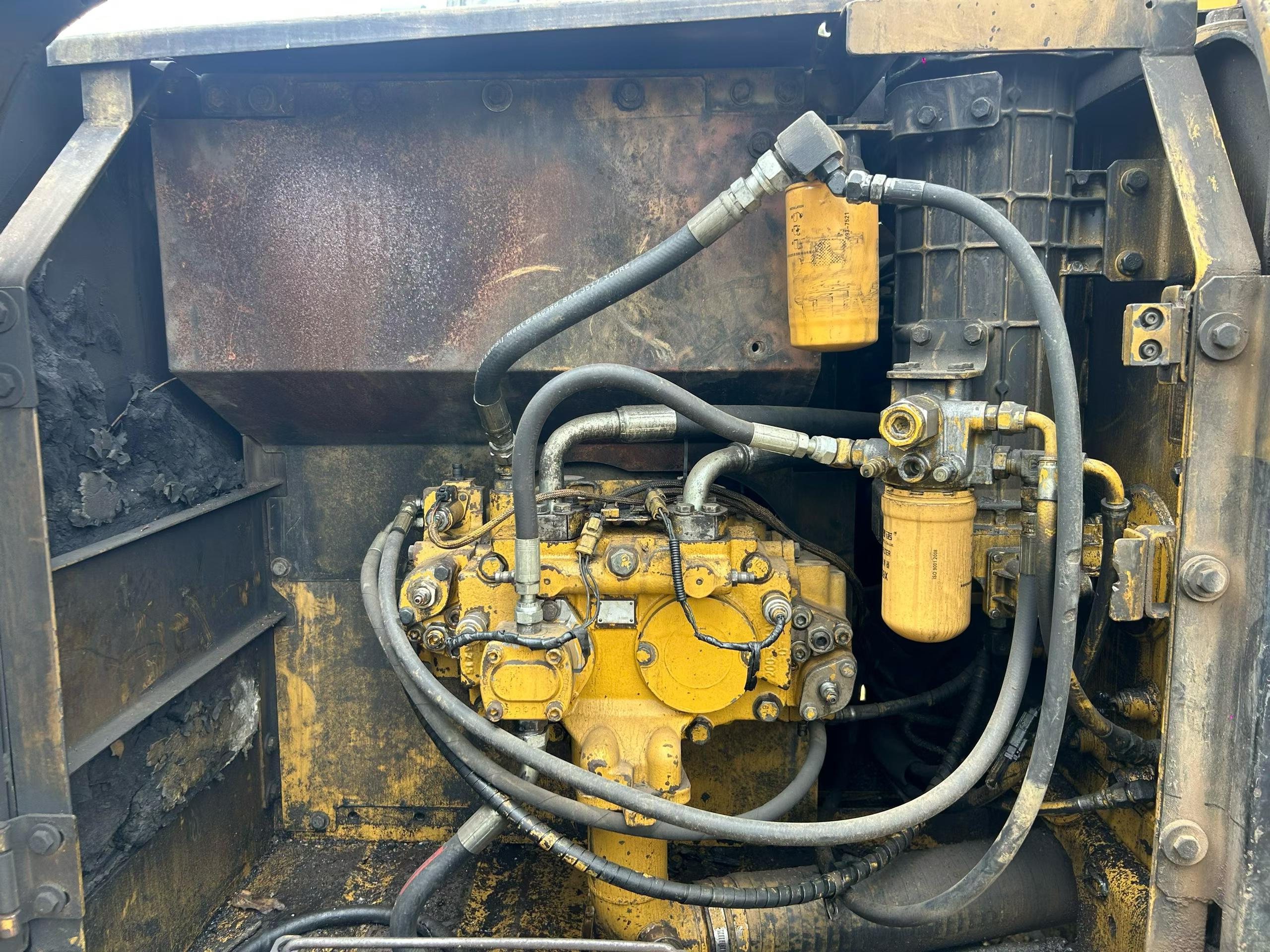 Buy Caterpillar 320C Used Excavator / 6