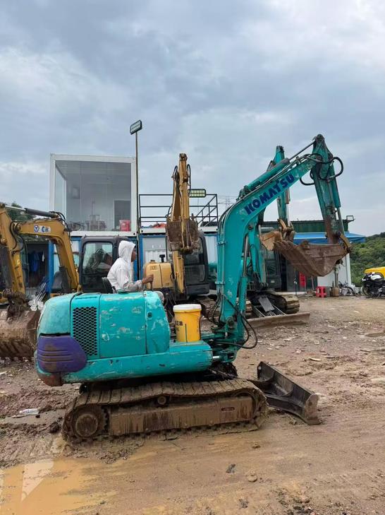 Buy Komatsu PC30-7 Used Excavator / 1