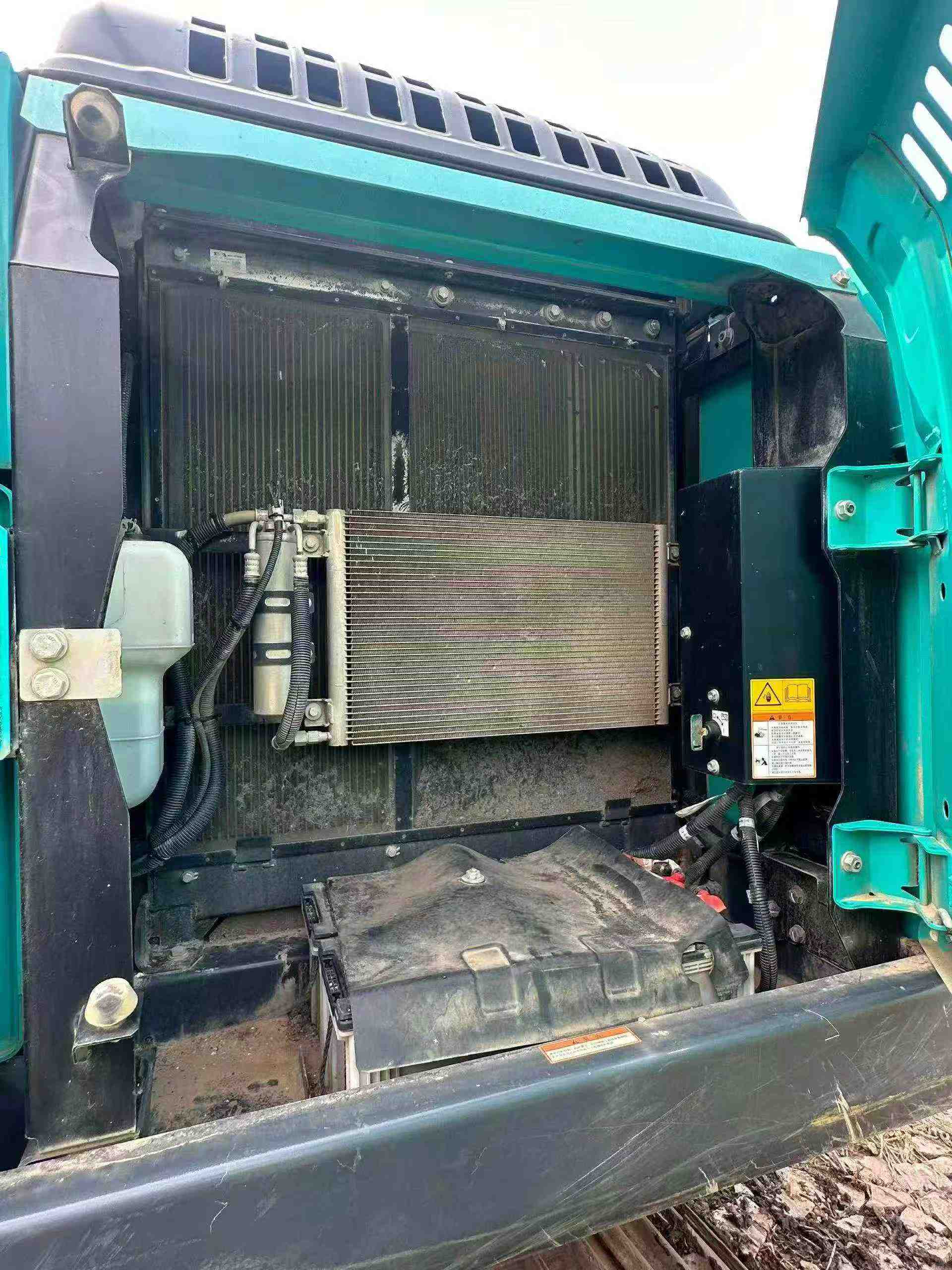 Buy Kobelco SK200-10 Used Excavator / 6 Buy Kobelco SK200-10 Used Excavator / 6