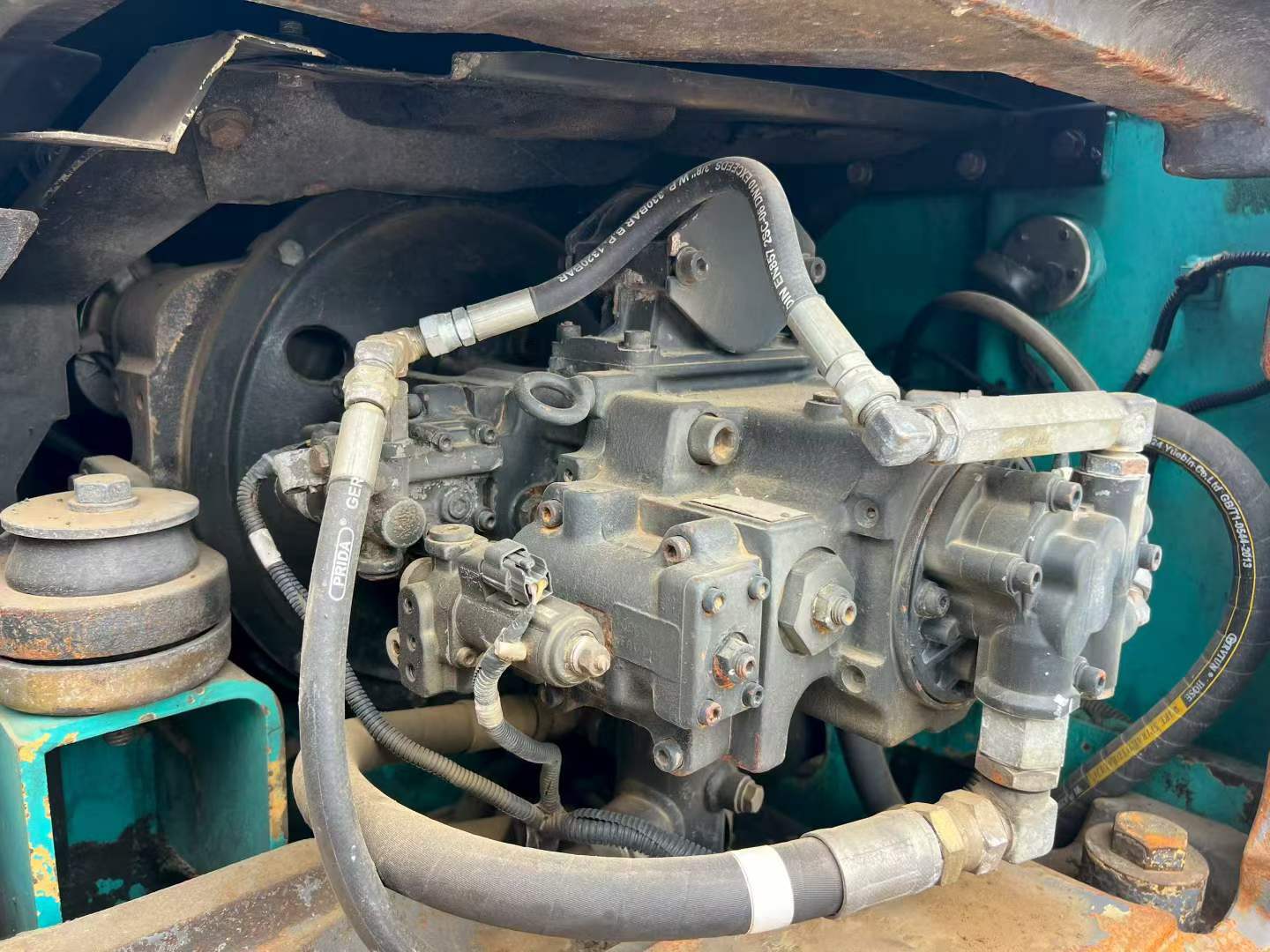 Buy Kobelco SK135 Used Excavator / 6
