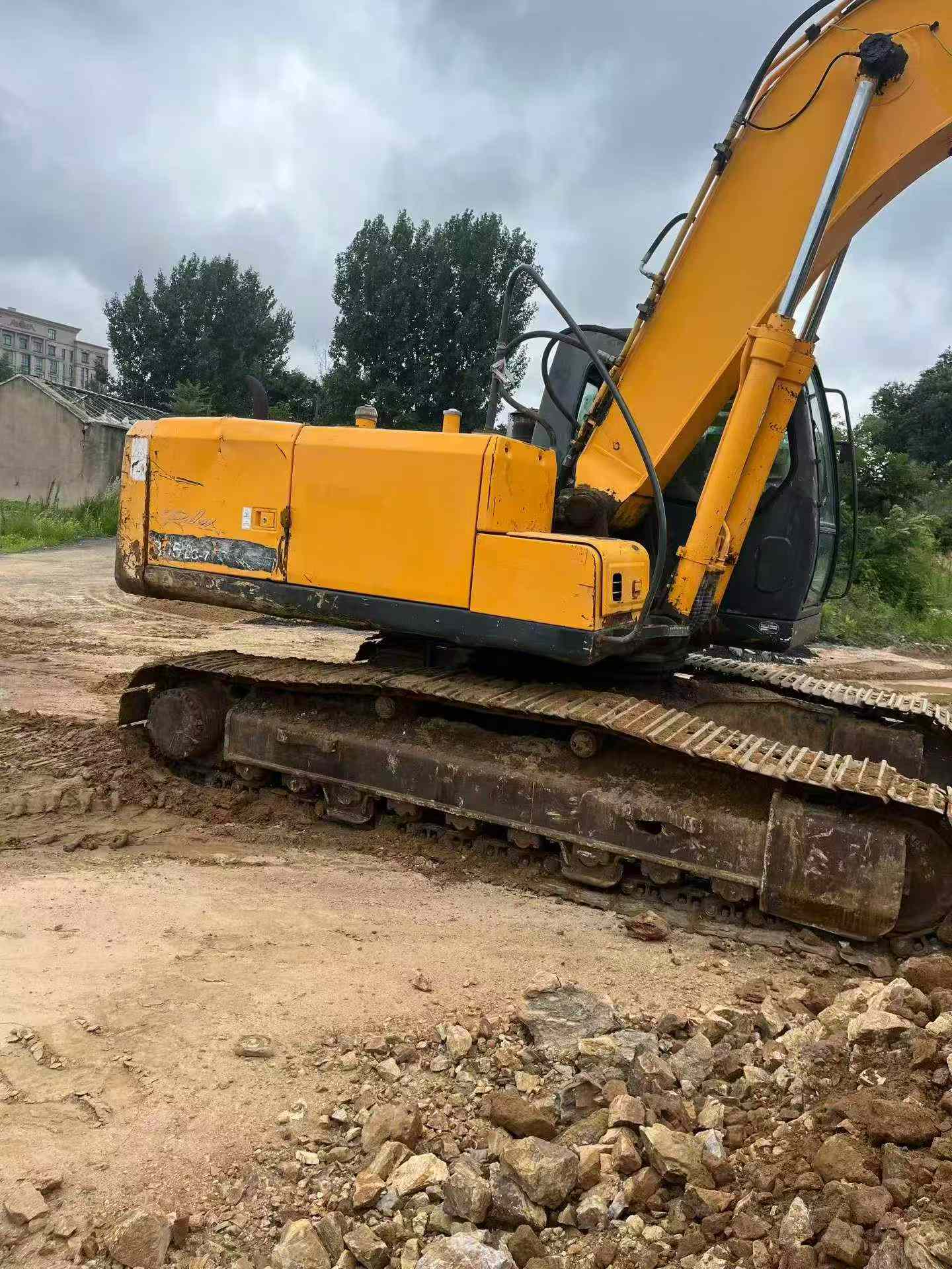 Buy Hyundai R225-7 Used Excavator / 3