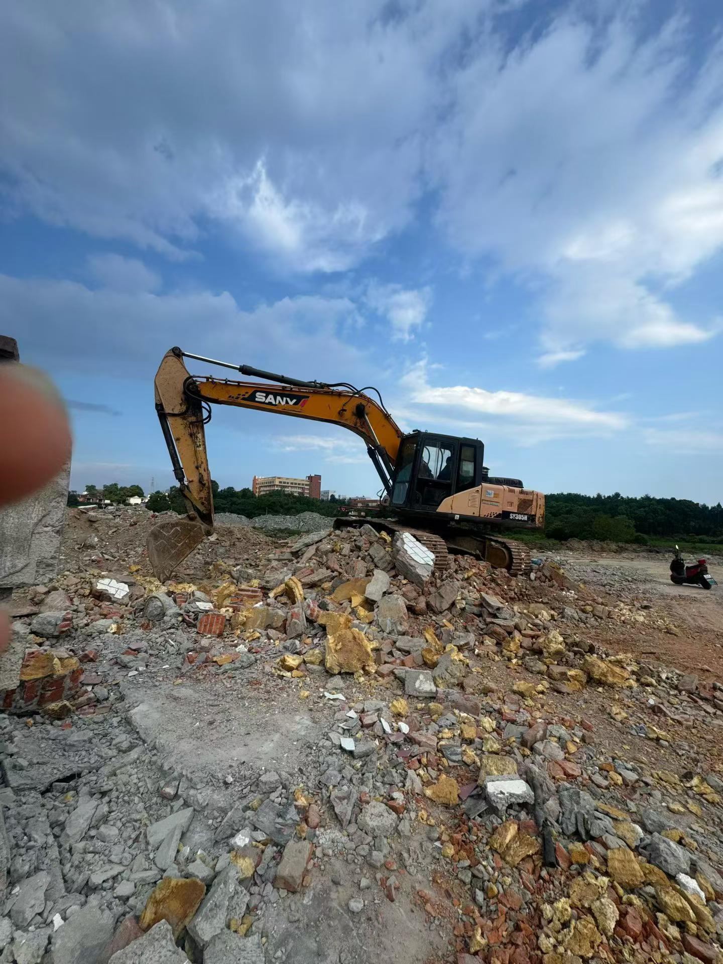 Buy Sany SY215C Used Excavator / 6