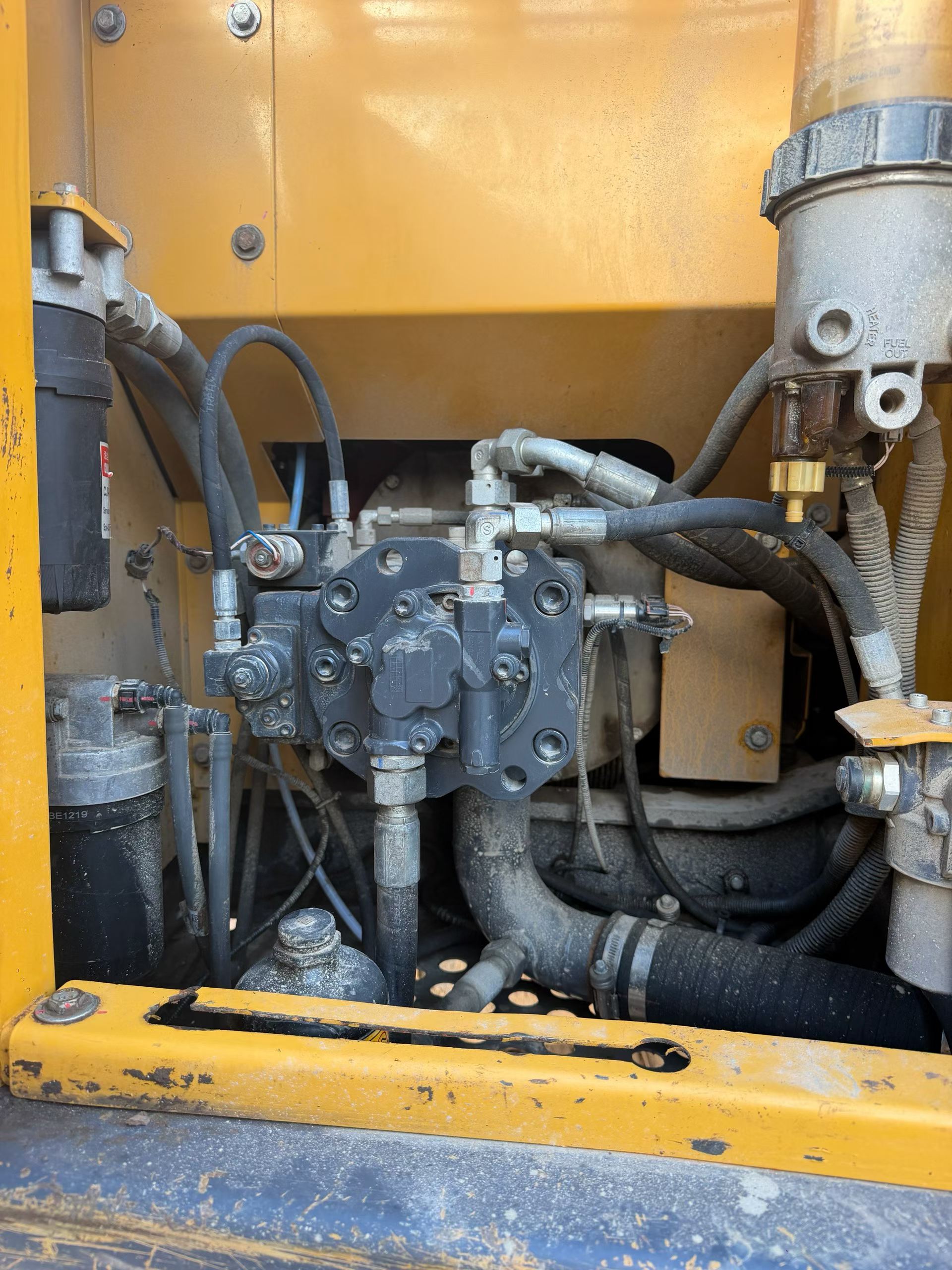 Buy XCMG XE135B Used Excavator / 3