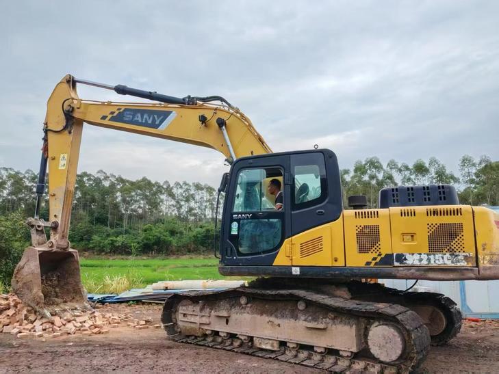 Buy Sany SY205C Used Excavator / 1