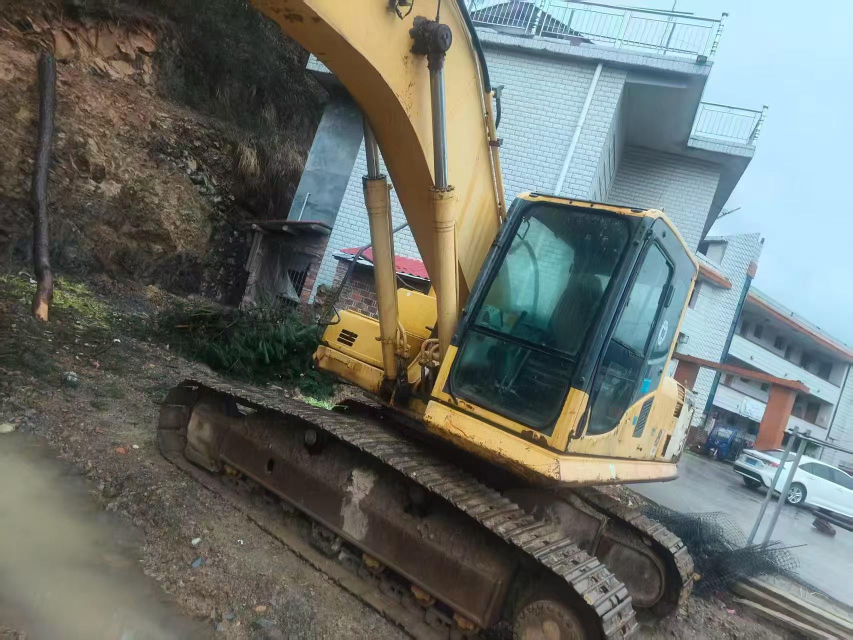 Buy Komatsu PC200-8 Used Excavator / 2