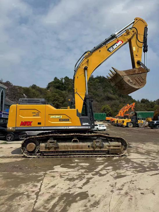 Buy XCMG XE600DK Used Excavator / 1