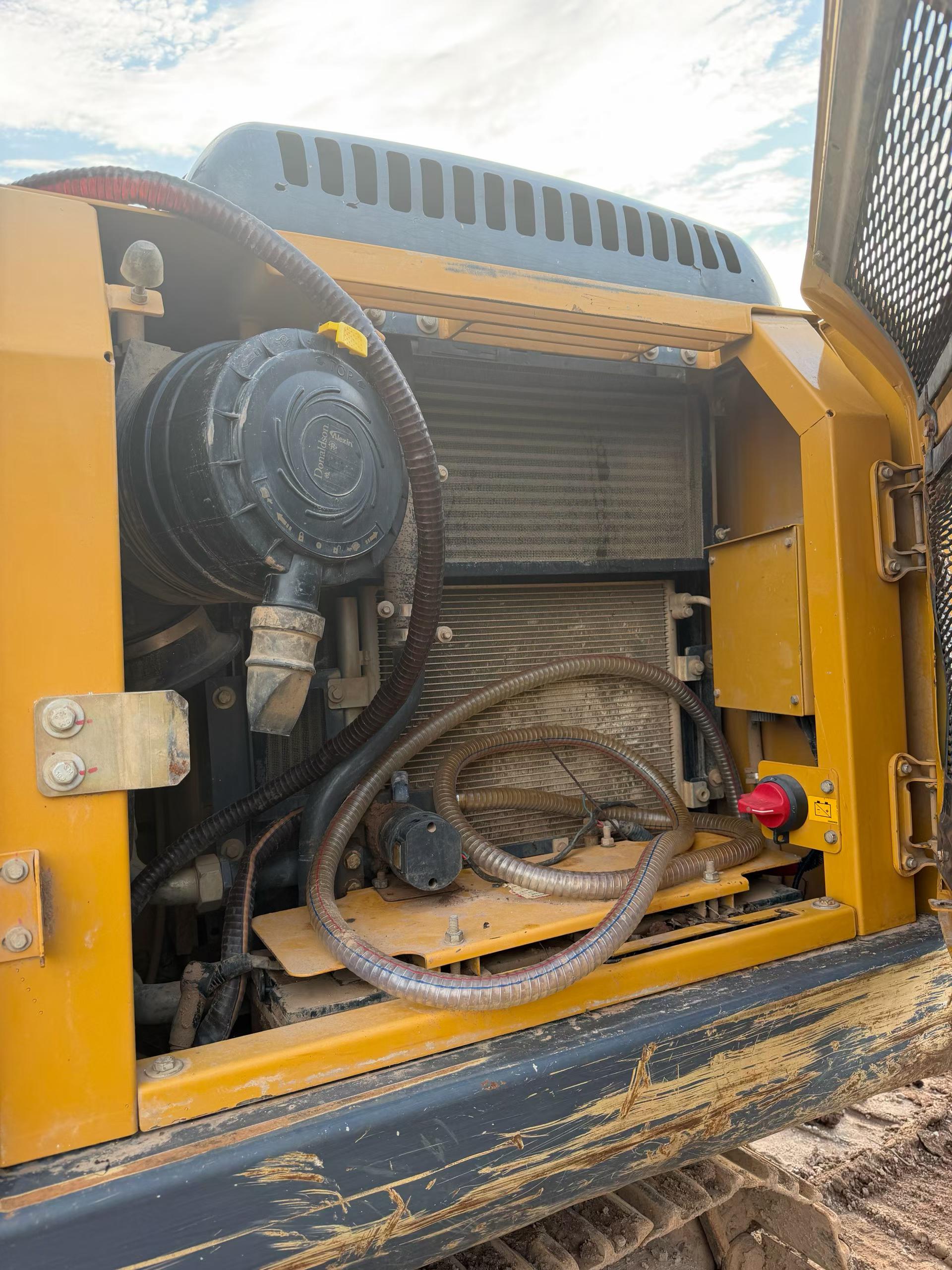 Buy XCMG XE135B Used Excavator / 7