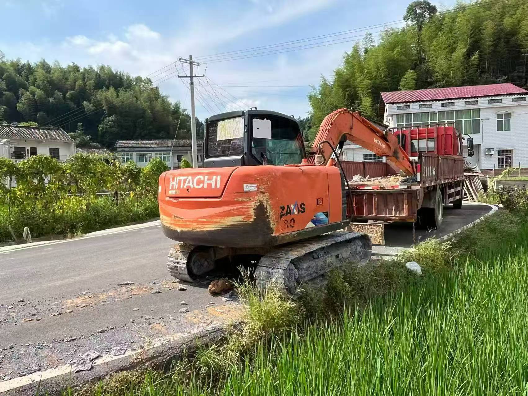 Buy Hitachi ZX60 Used Excavator / 1