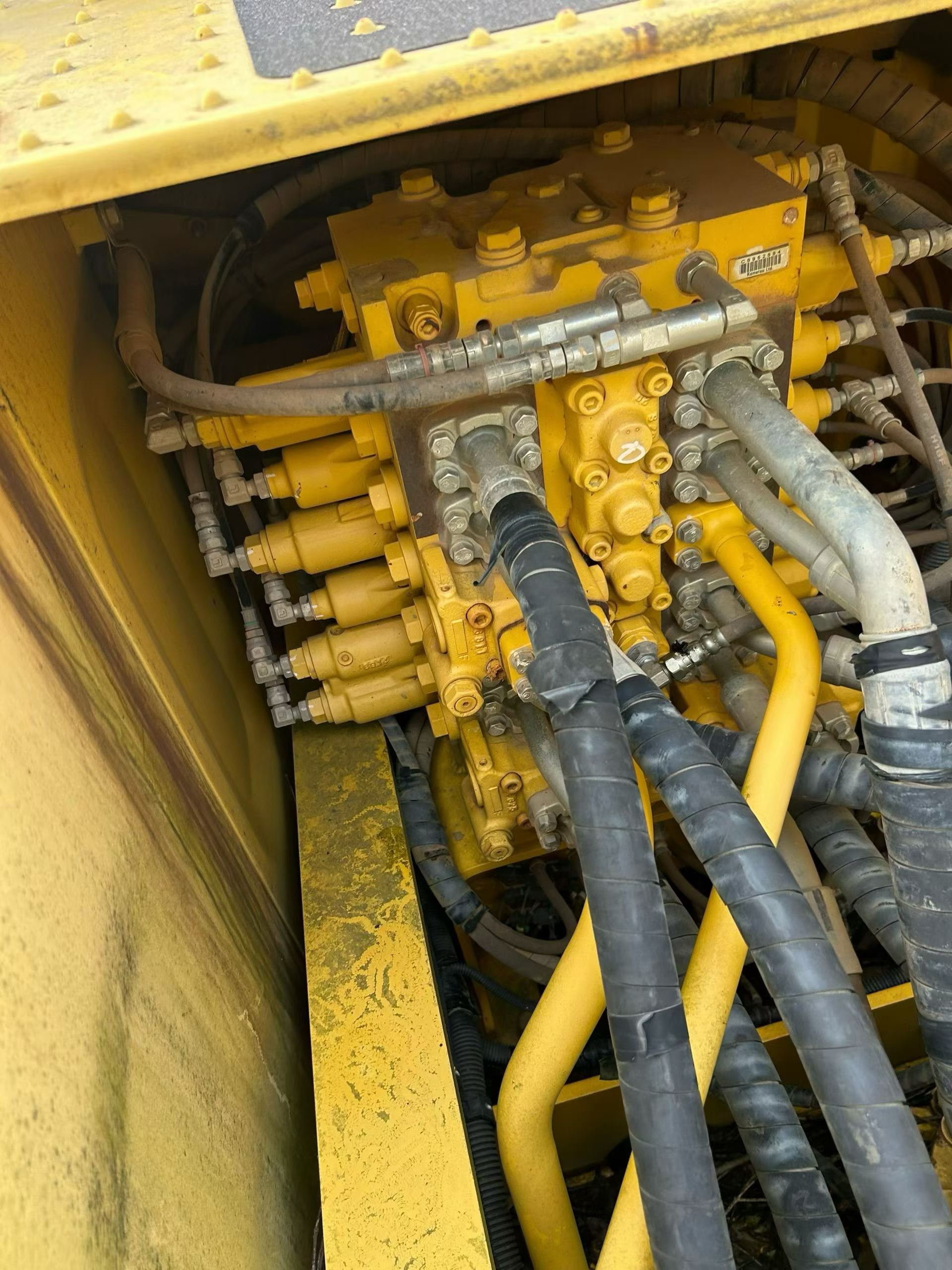 Buy Komatsu PC200 Used Excavator / 9