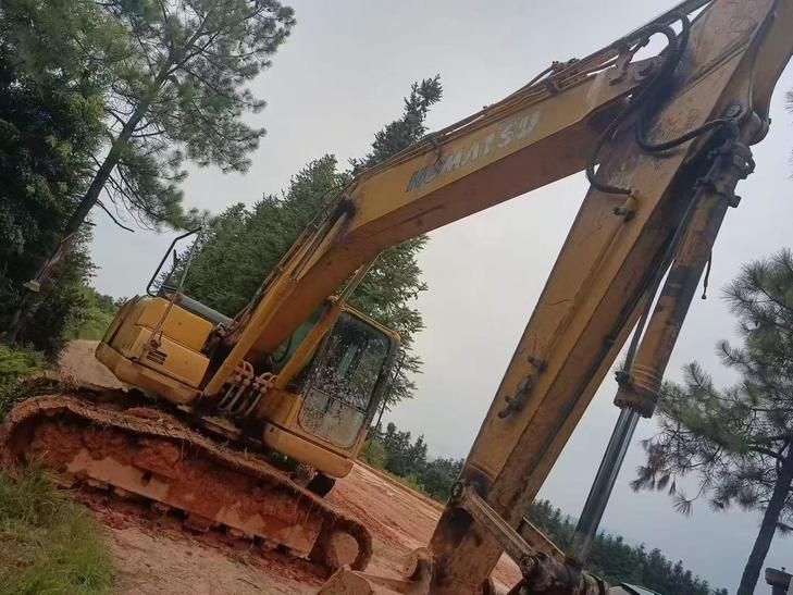 Buy Komatsu PC200-8 Used Excavator / 1