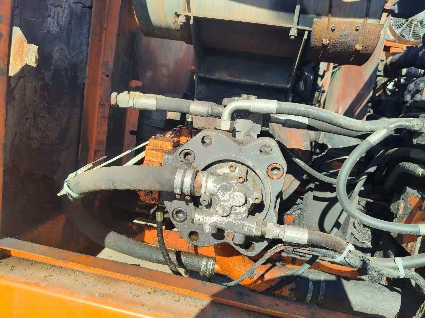 Buy Doosan DH220-7 Used Excavator / 2