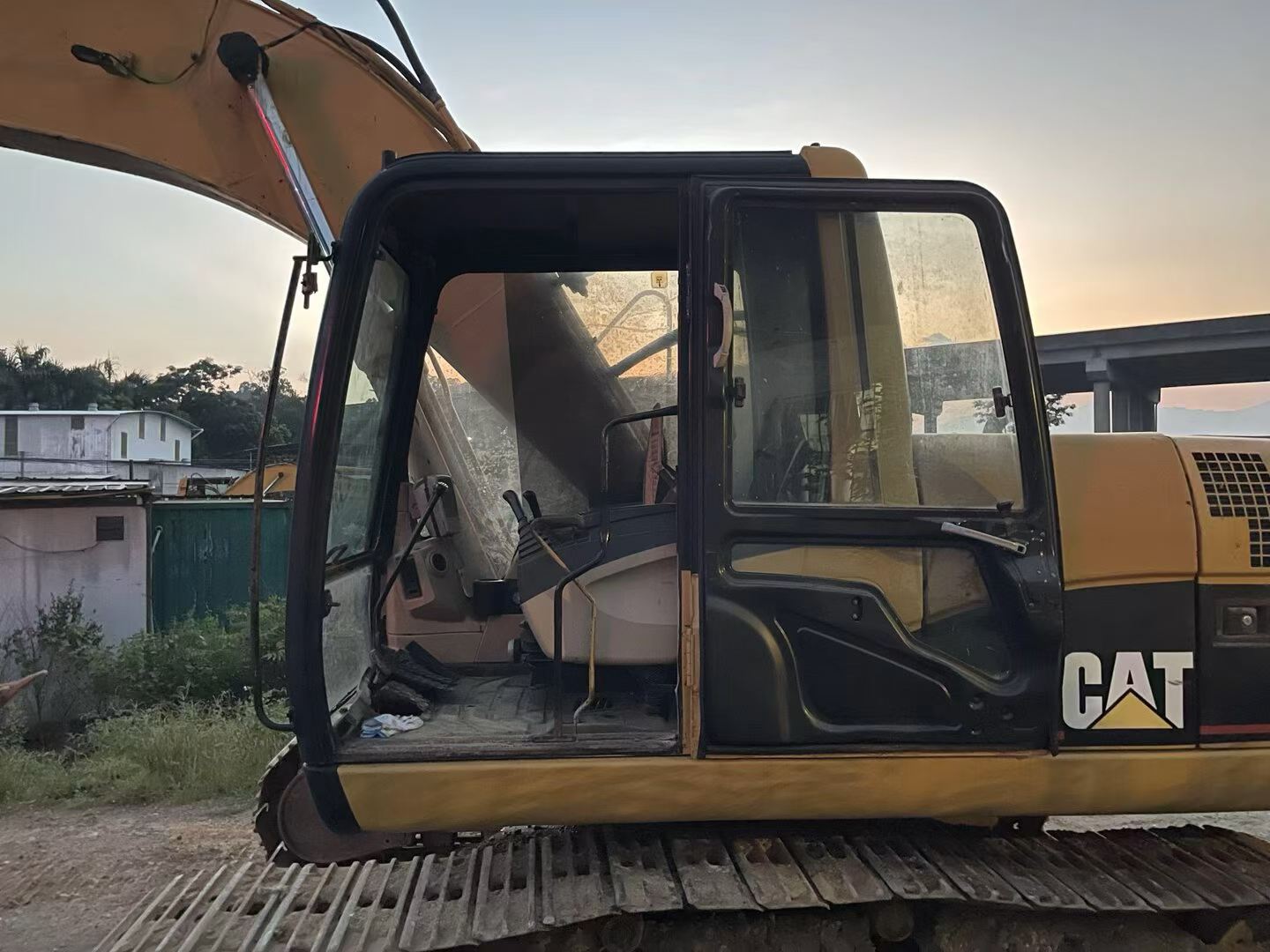 Buy Caterpillar 320C Used Excavator / 9 Buy Caterpillar 320C Used Excavator / 9
